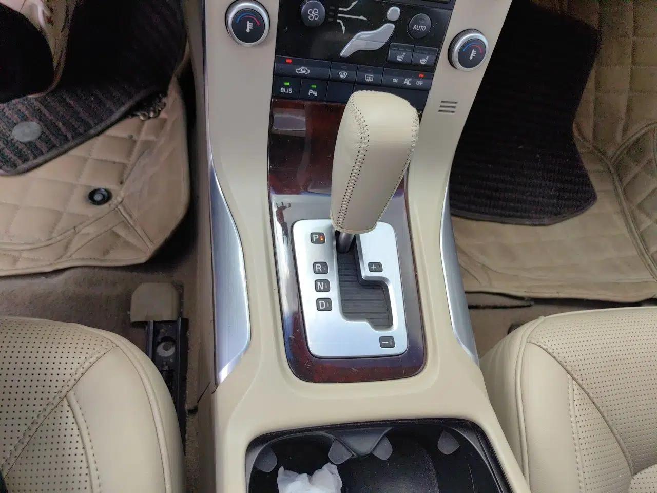 Volvo S80L 2011 2.0T ZhiZun Edition — миниатюра 15