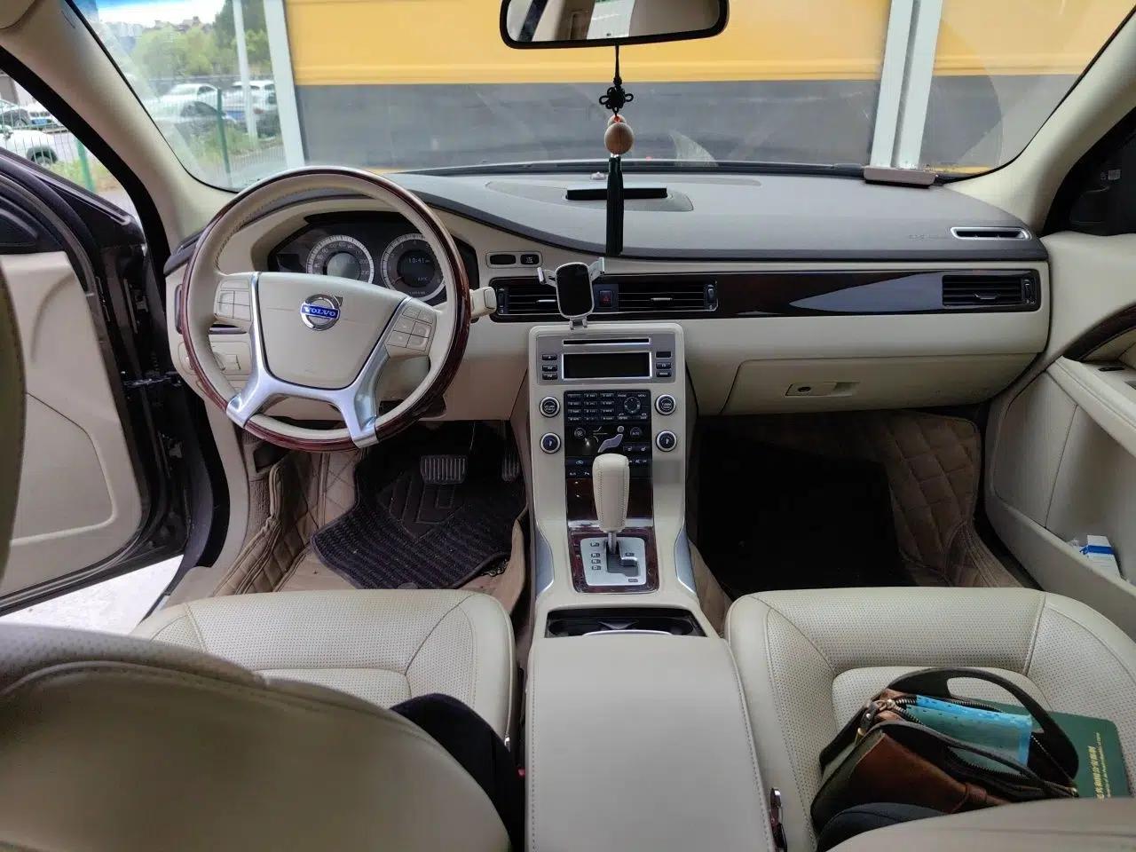 Volvo S80L 2011 2.0T ZhiZun Edition — миниатюра 10