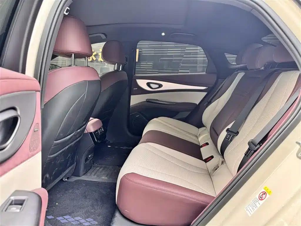 Seal 07 DM-i 2025 Intelligent Driving Edition DM-i 1.5L 125km Premium Model — миниатюра 6