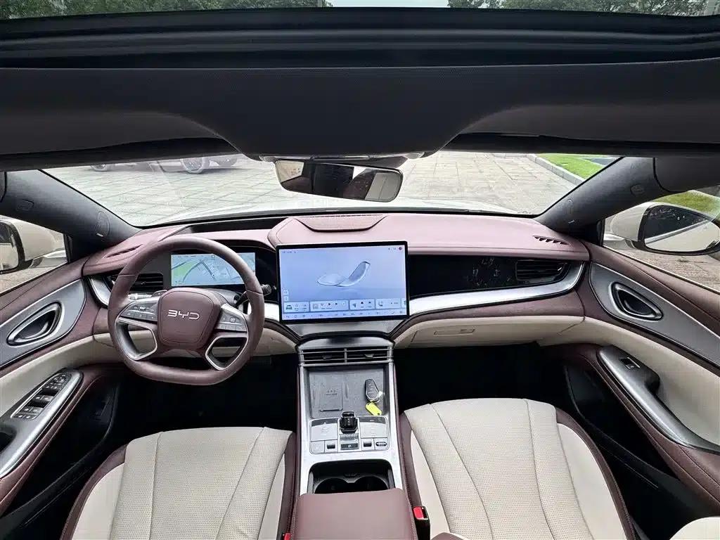 Seal 07 DM-i 2025 Intelligent Driving Edition DM-i 1.5L 125km Premium Model — миниатюра 7