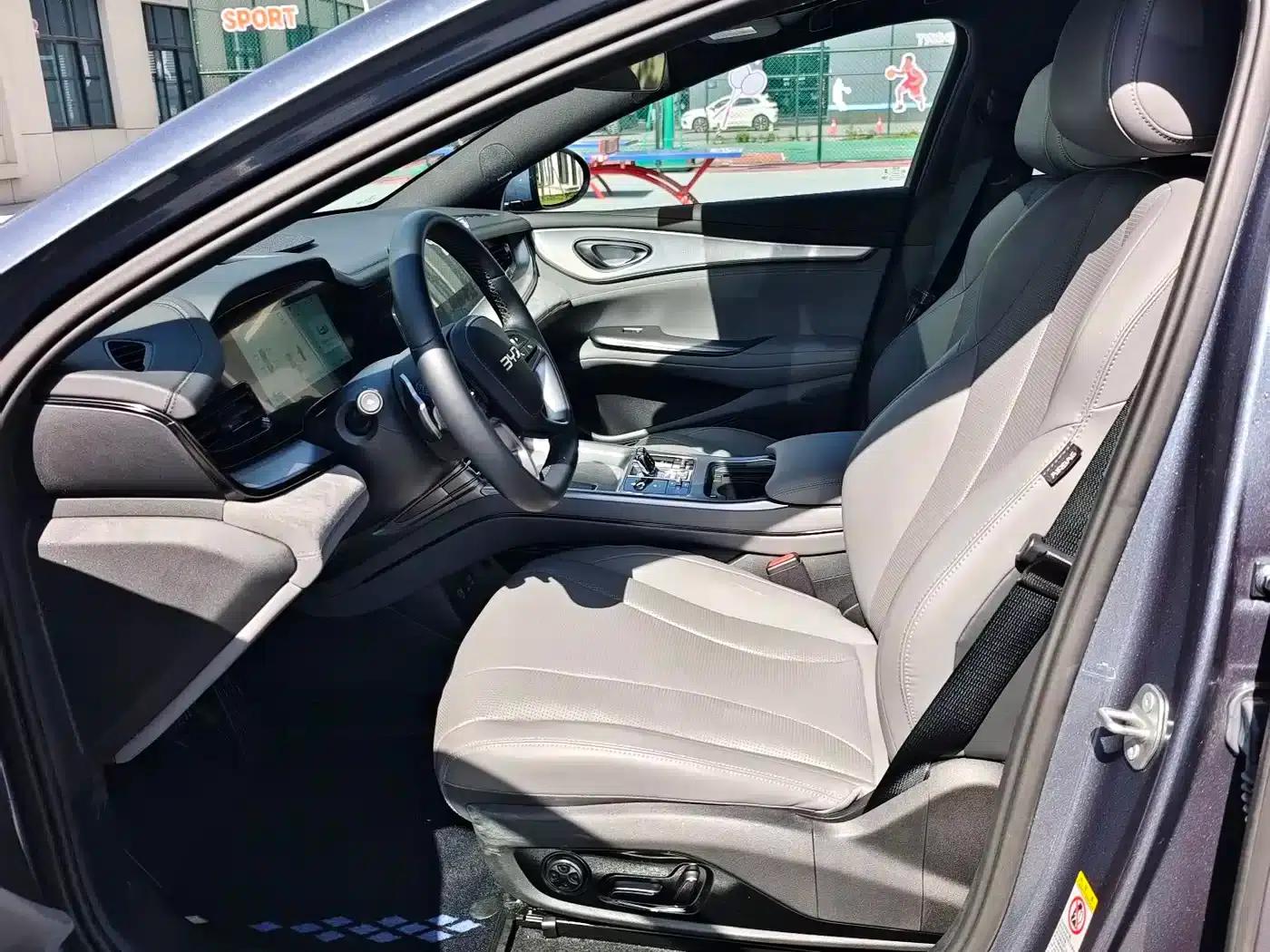 Seal 07 DM-i 2025 Intelligent Driving Edition DM-i 1.5L 125km Premium Model — миниатюра 3