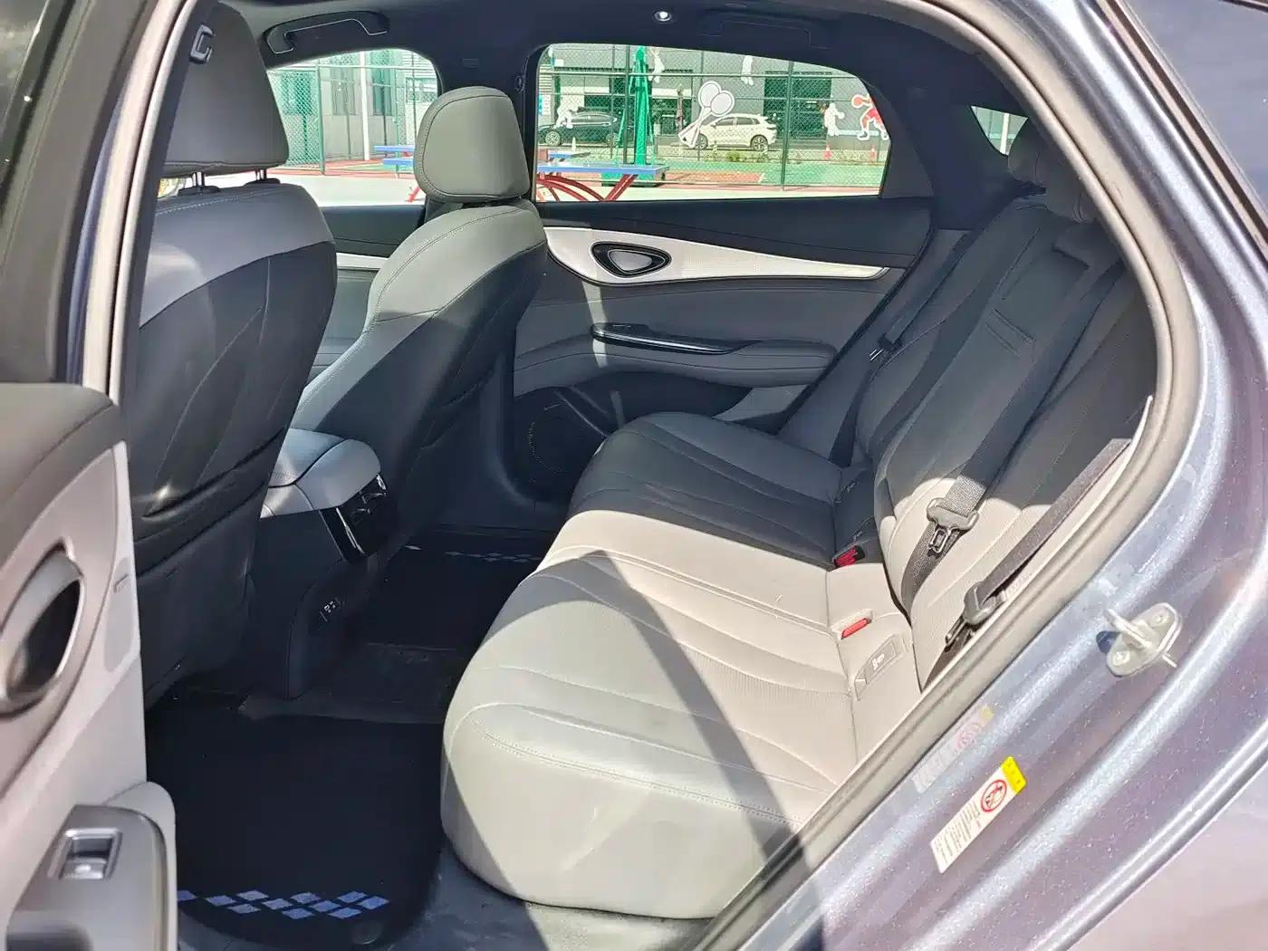 Seal 07 DM-i 2025 Intelligent Driving Edition DM-i 1.5L 125km Premium Model — миниатюра 4
