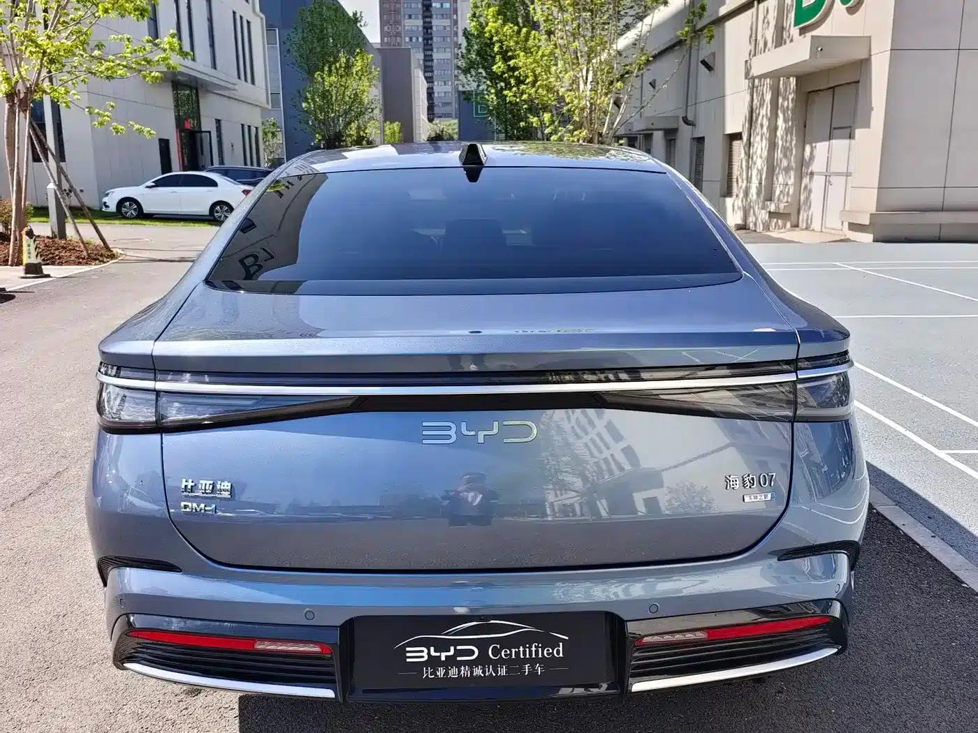 Seal 07 DM-i 2025 Intelligent Driving Edition DM-i 1.5L 125km Premium Model — миниатюра 9