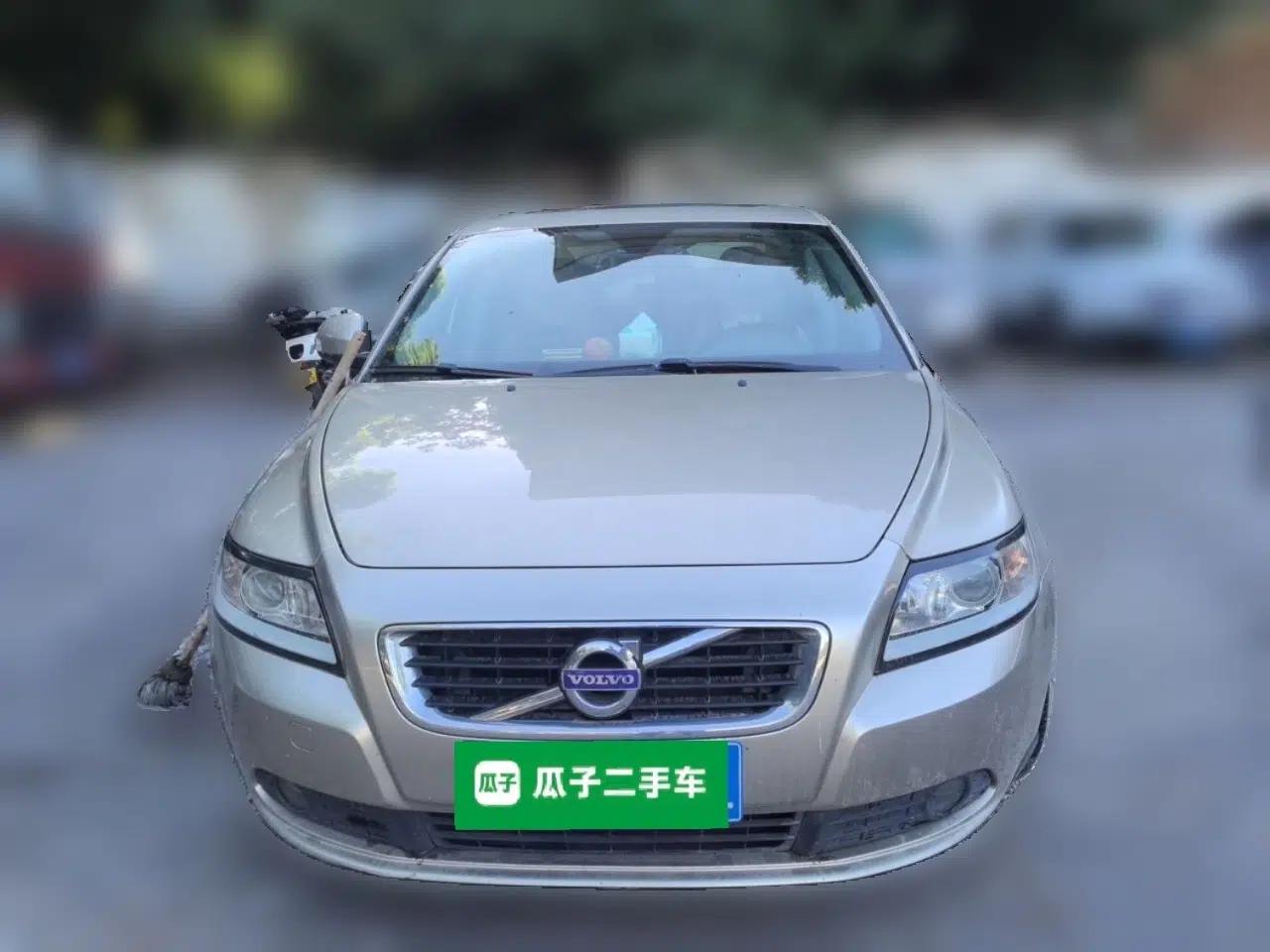 Volvo S40 2011 2.0L Automatic ZhiShang Edition — миниатюра 2