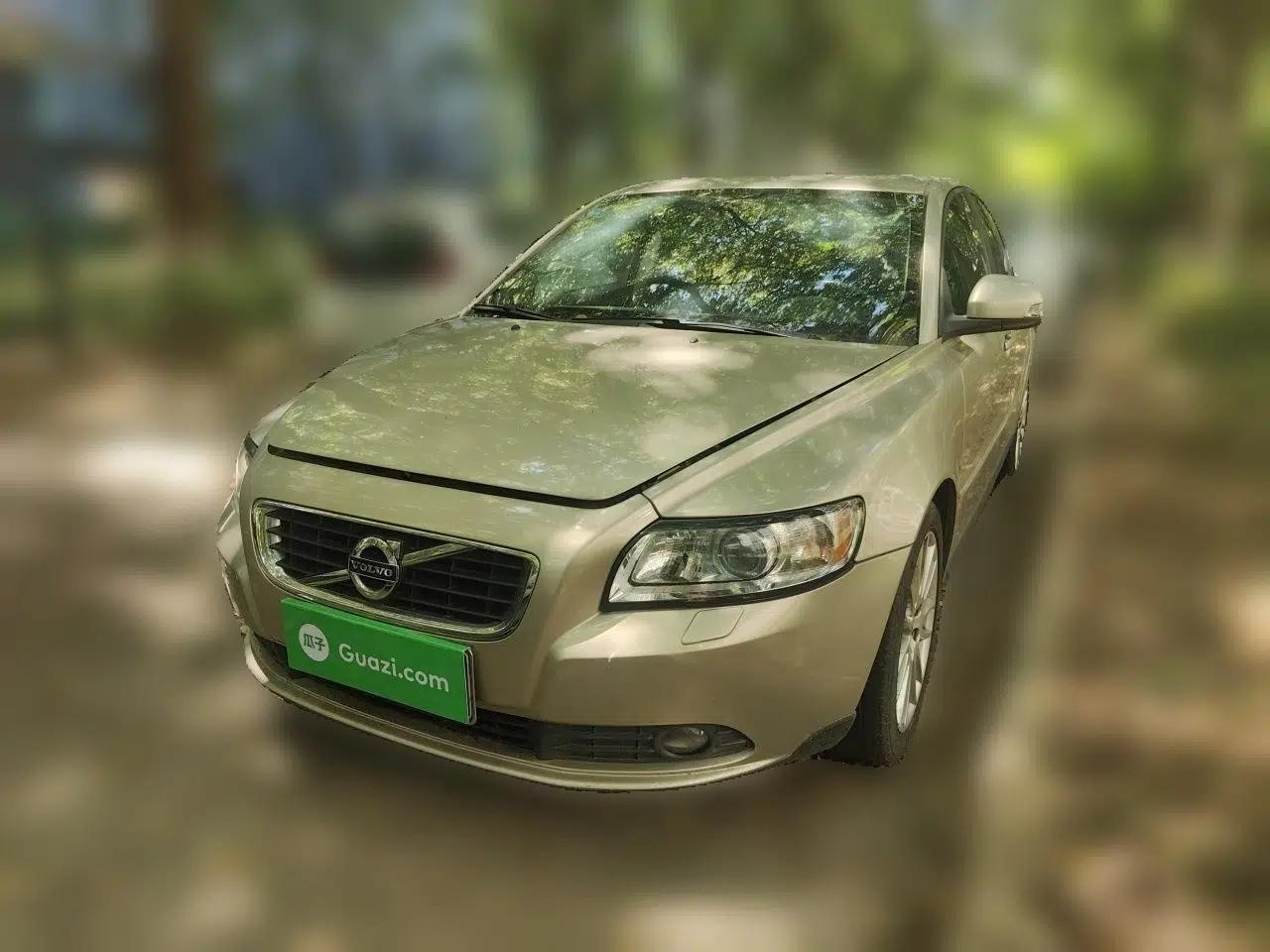 Volvo S40 2011 2.0L Automatic Zhiya Edition — миниатюра 1