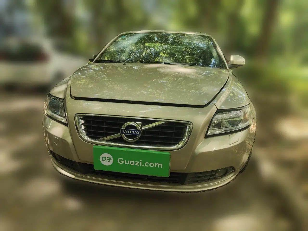 Volvo S40 2011 2.0L Automatic Zhiya Edition — миниатюра 2