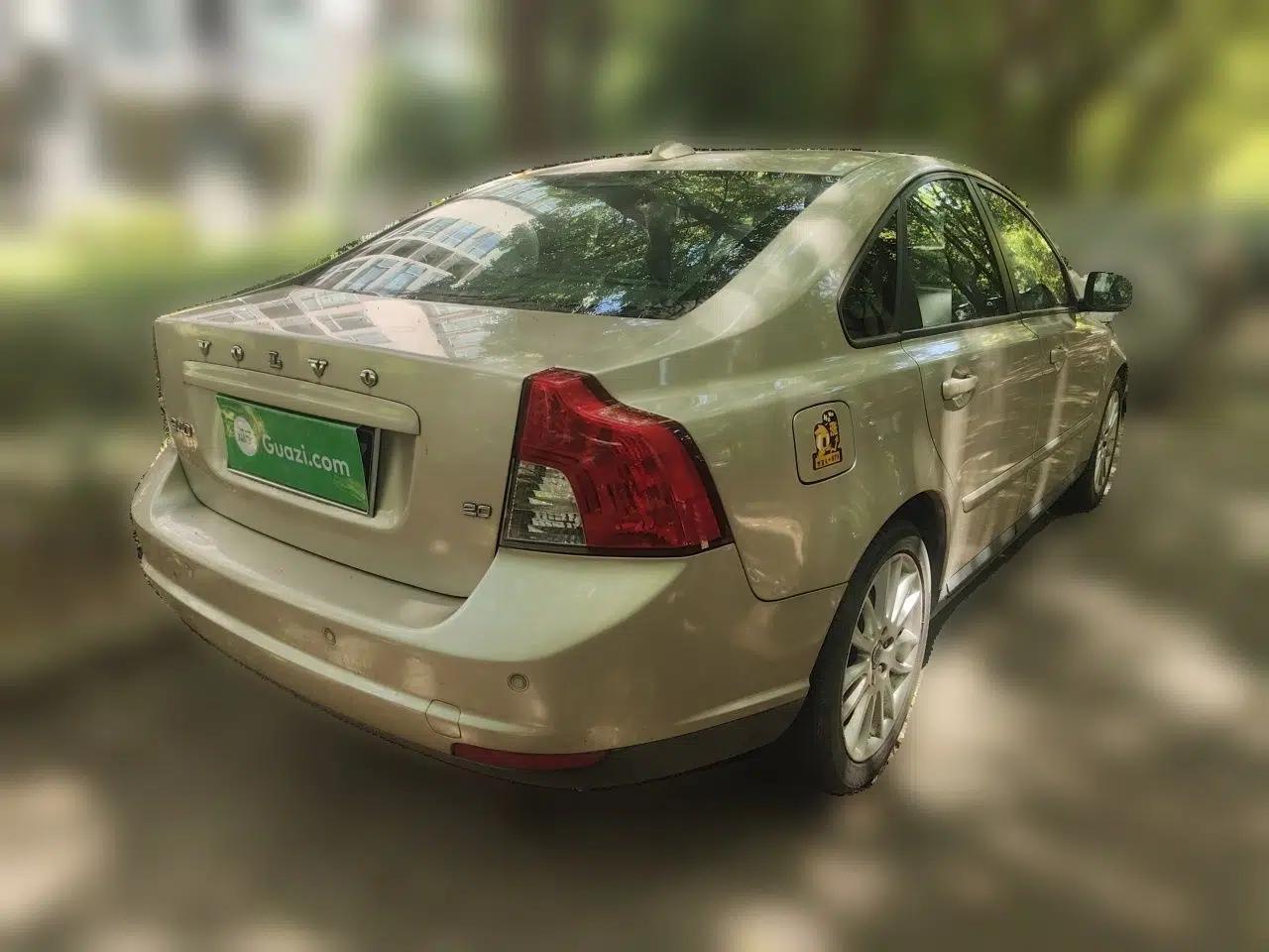 Volvo S40 2011 2.0L Automatic Zhiya Edition — миниатюра 6