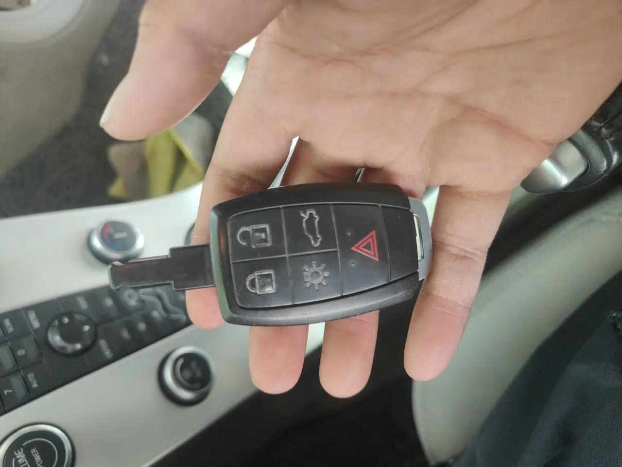 Volvo S40 2011 2.0L Automatic Zhiya Edition — миниатюра 9