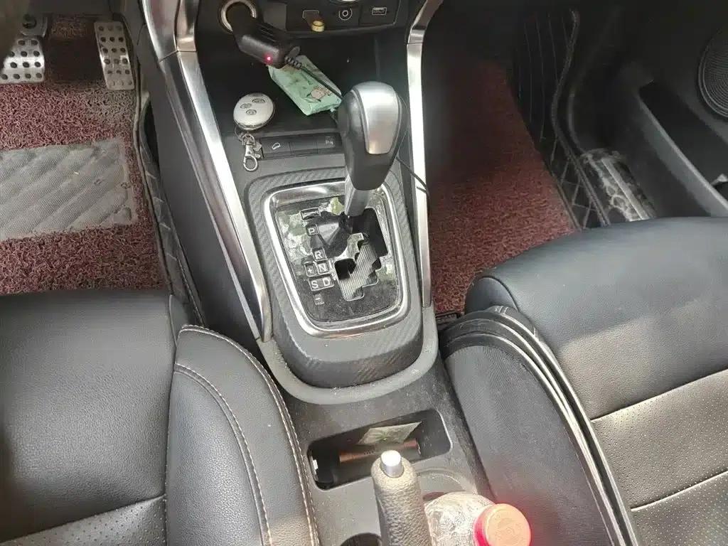 2016 Yuan 1.5L Automatic Luxury Edition — миниатюра 10