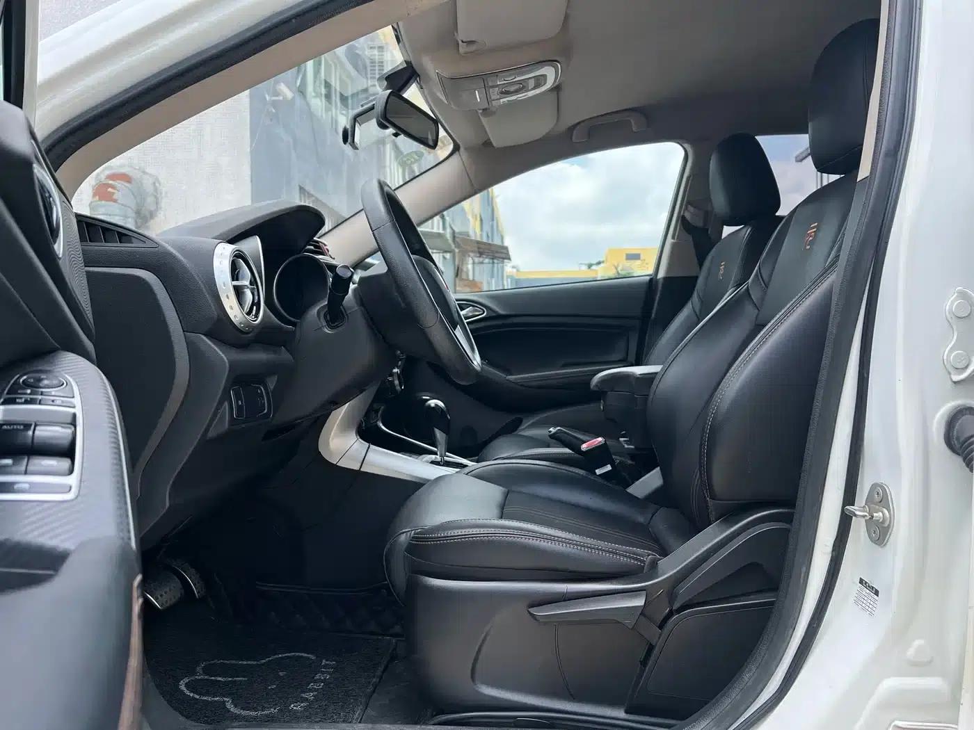 2017 Yuan 1.5L Automatic Cool Connected Edition — миниатюра 4