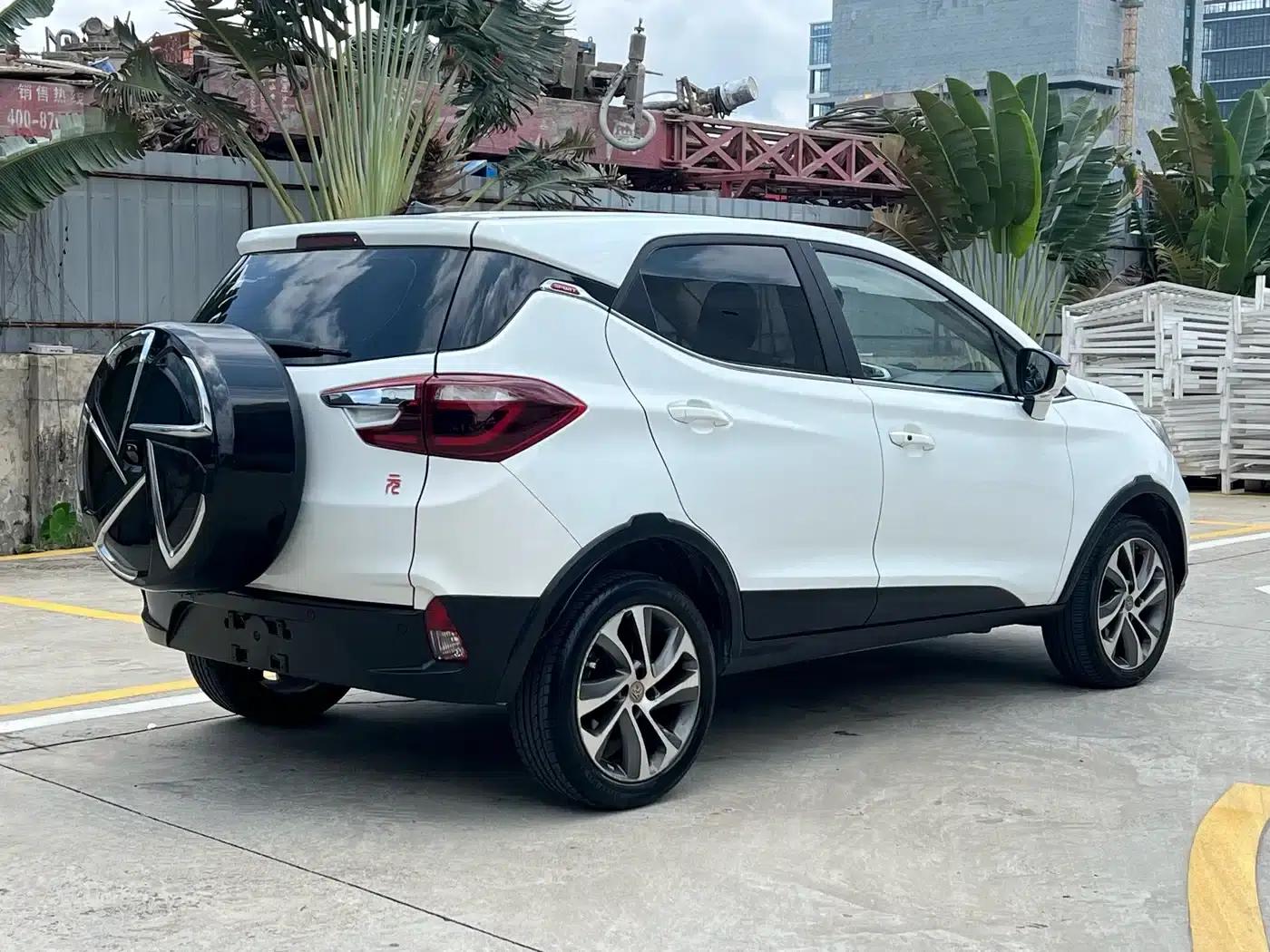 2017 Yuan 1.5L Automatic Cool Connected Edition — миниатюра 7