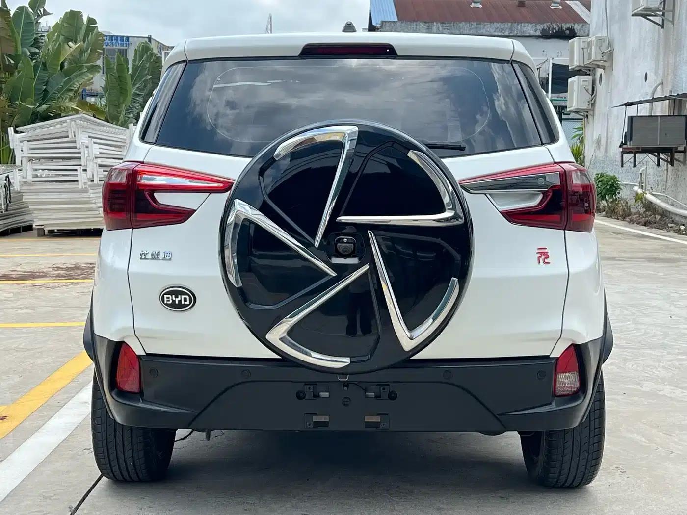 2017 Yuan 1.5L Automatic Cool Connected Edition — миниатюра 8