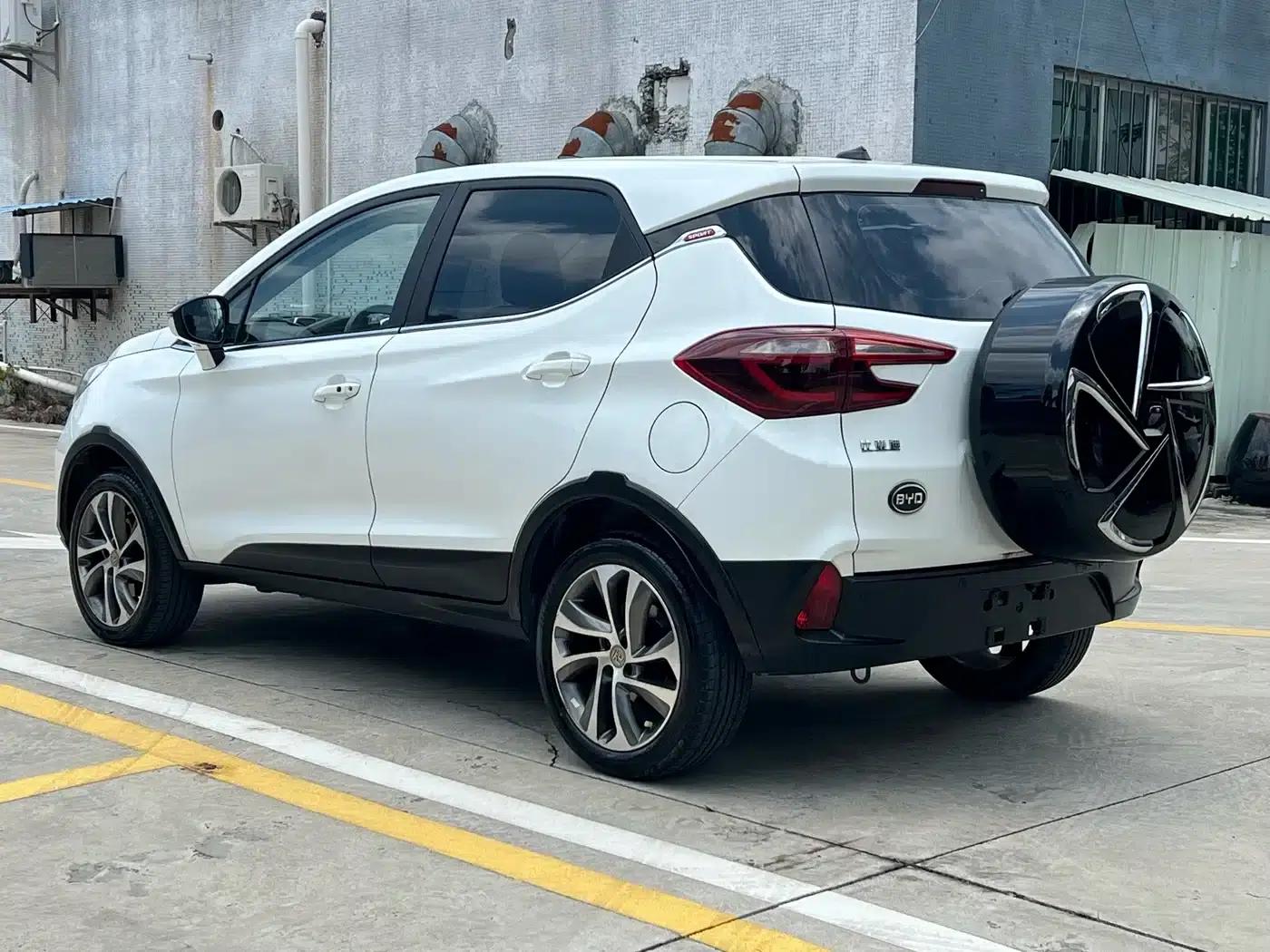 2017 Yuan 1.5L Automatic Cool Connected Edition — миниатюра 9