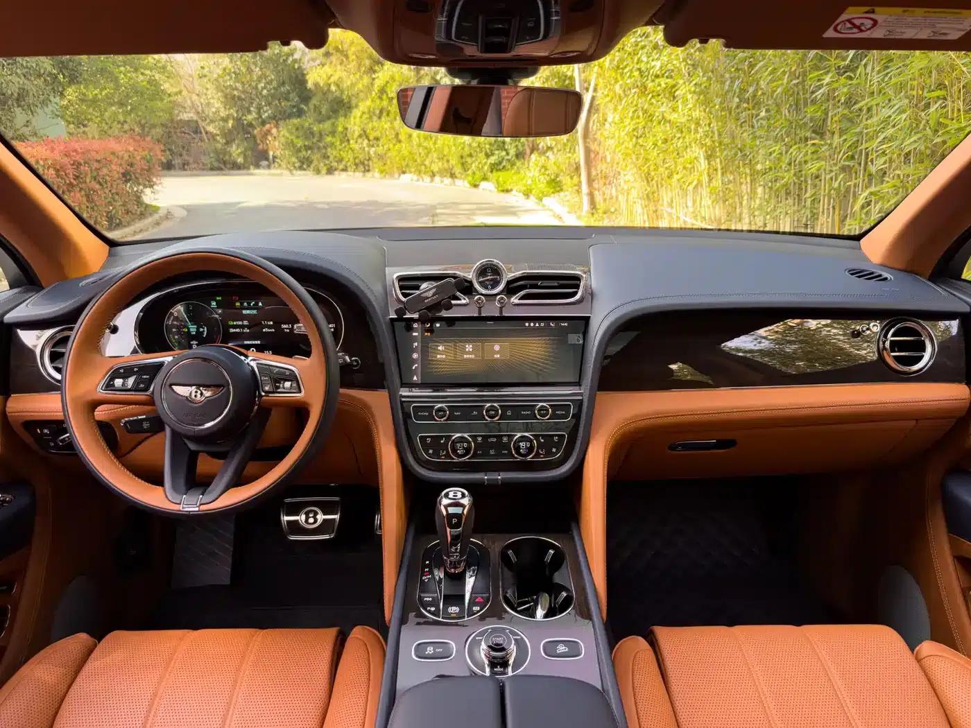 Bentayga Plug-in Hybrid 2021 3.0T PHEV — миниатюра 13