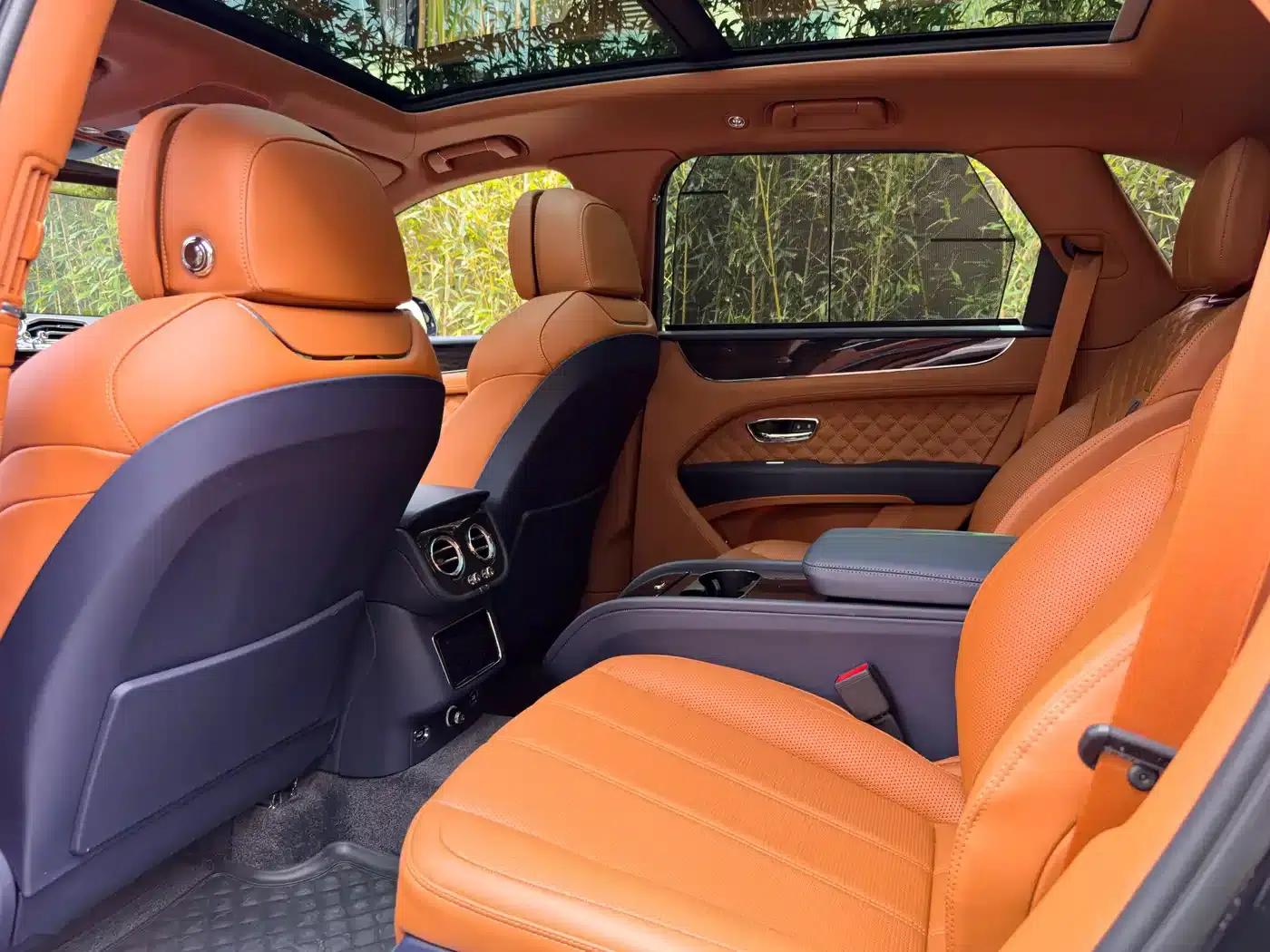 Bentayga Plug-in Hybrid 2021 3.0T PHEV — миниатюра 16
