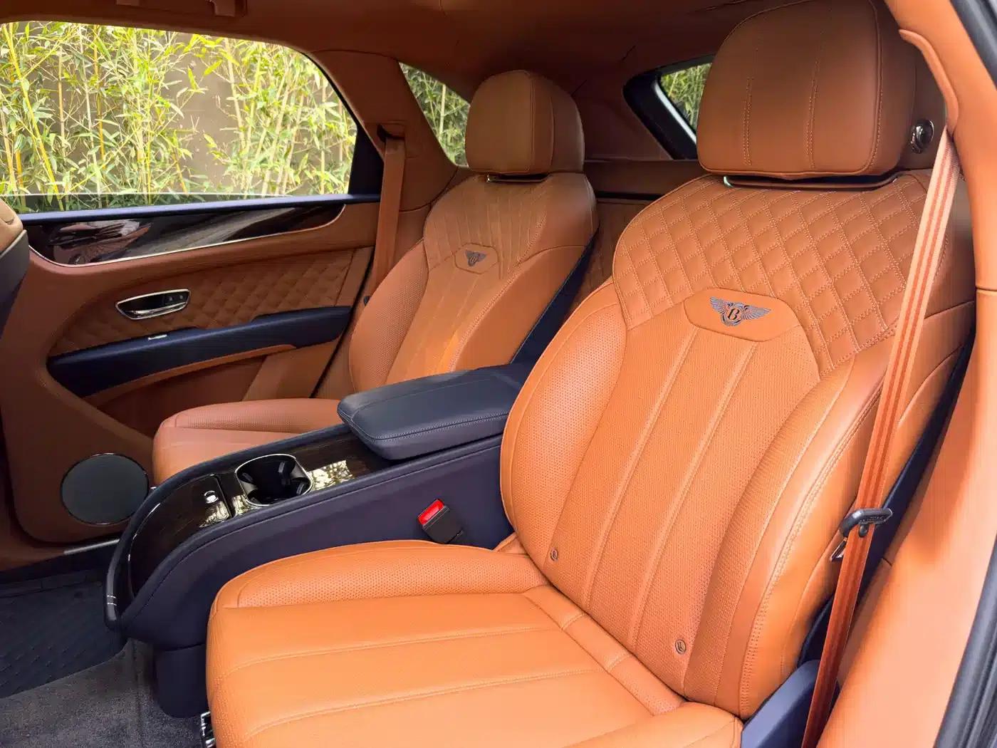 Bentayga Plug-in Hybrid 2021 3.0T PHEV — миниатюра 17