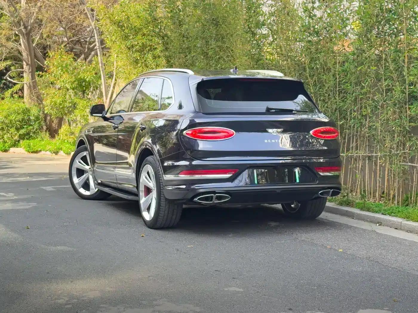 Bentayga Plug-in Hybrid 2021 3.0T PHEV — миниатюра 3