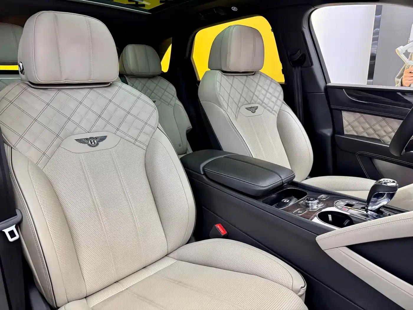 Bentayga Plug-in Hybrid 2021 3.0T PHEV — миниатюра 14