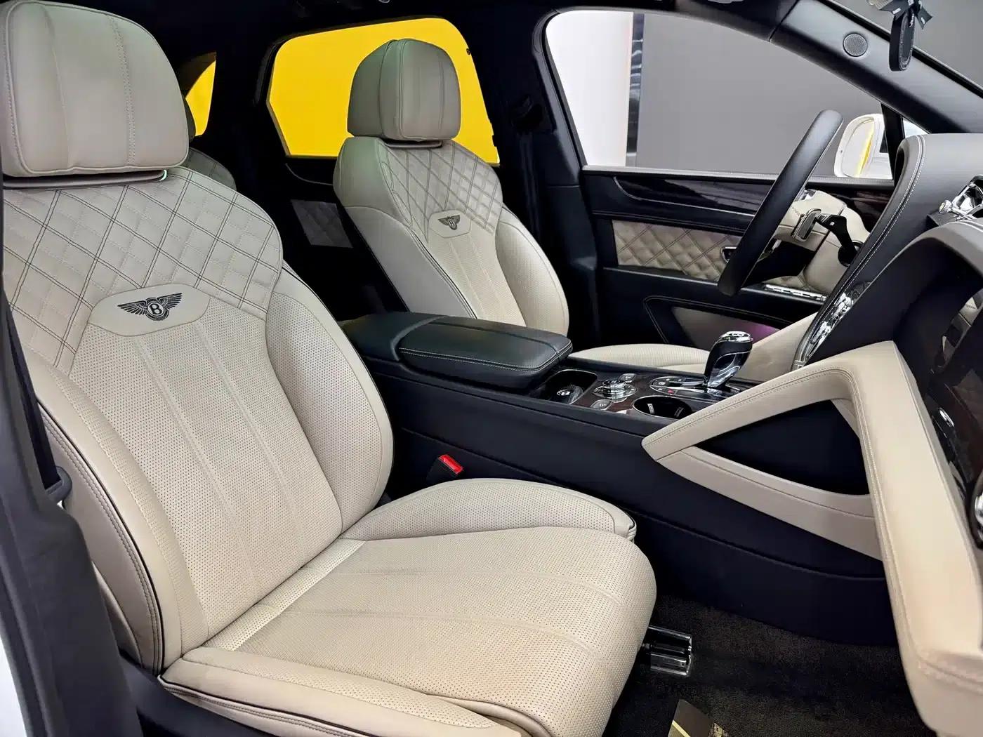 Bentayga Plug-in Hybrid 2021 3.0T PHEV — миниатюра 17