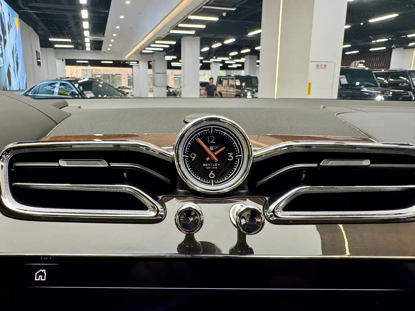Bentayga Plug-in Hybrid 2021 3.0T PHEV — миниатюра 20