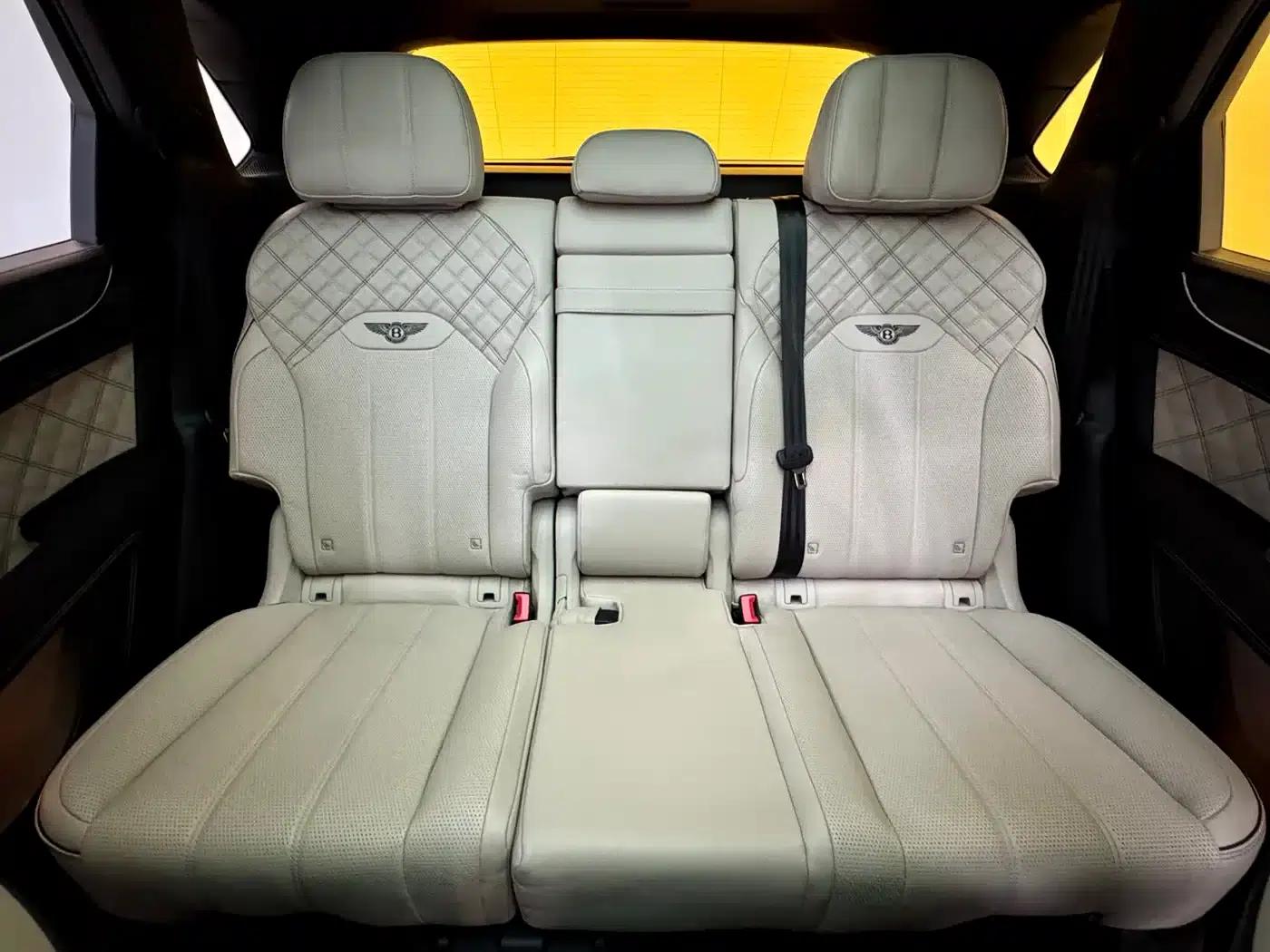 Bentayga Plug-in Hybrid 2021 3.0T PHEV — миниатюра 25