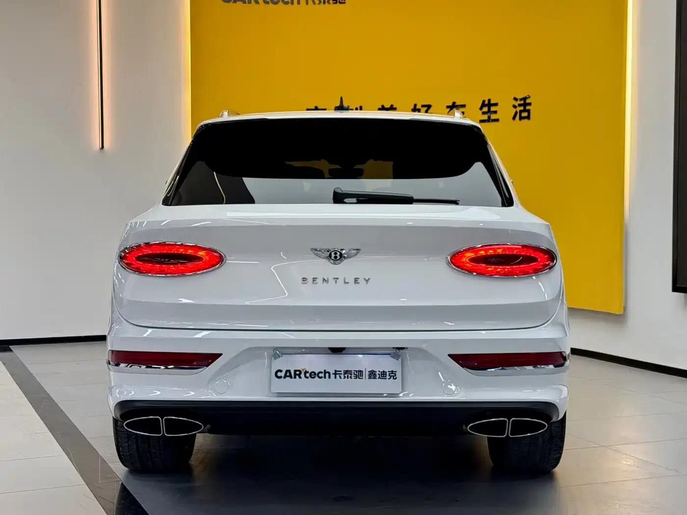 Bentayga Plug-in Hybrid 2021 3.0T PHEV — миниатюра 6
