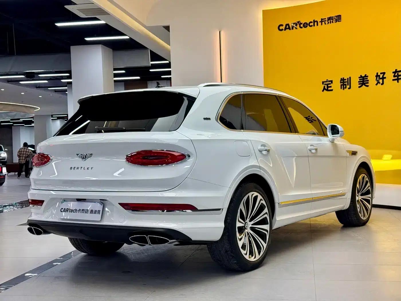 Bentayga Plug-in Hybrid 2021 3.0T PHEV — миниатюра 7