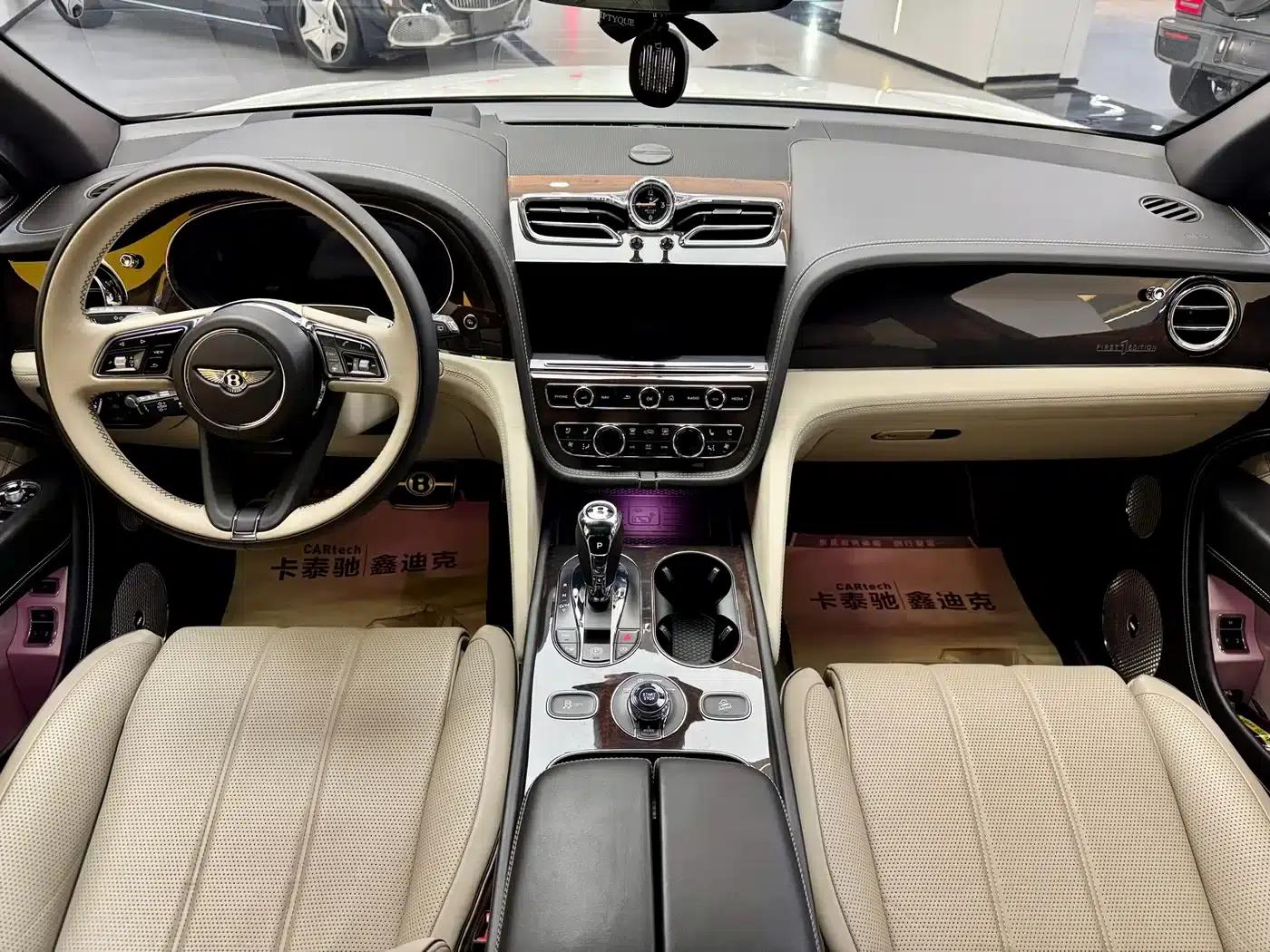 Bentayga Plug-in Hybrid 2021 3.0T PHEV — миниатюра 10