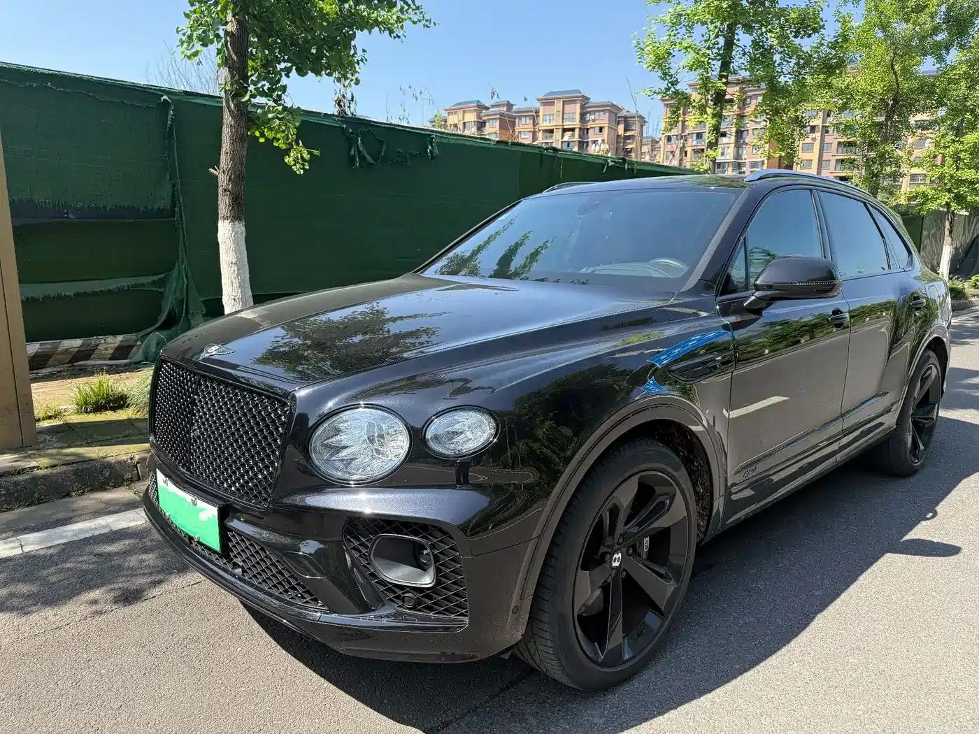 Bentayga Plug-in Hybrid 2021 3.0T PHEV — миниатюра 1