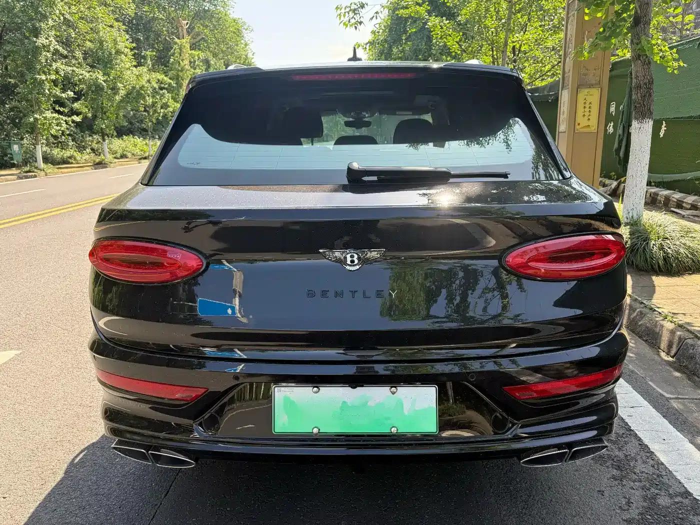 Bentayga Plug-in Hybrid 2021 3.0T PHEV — миниатюра 6