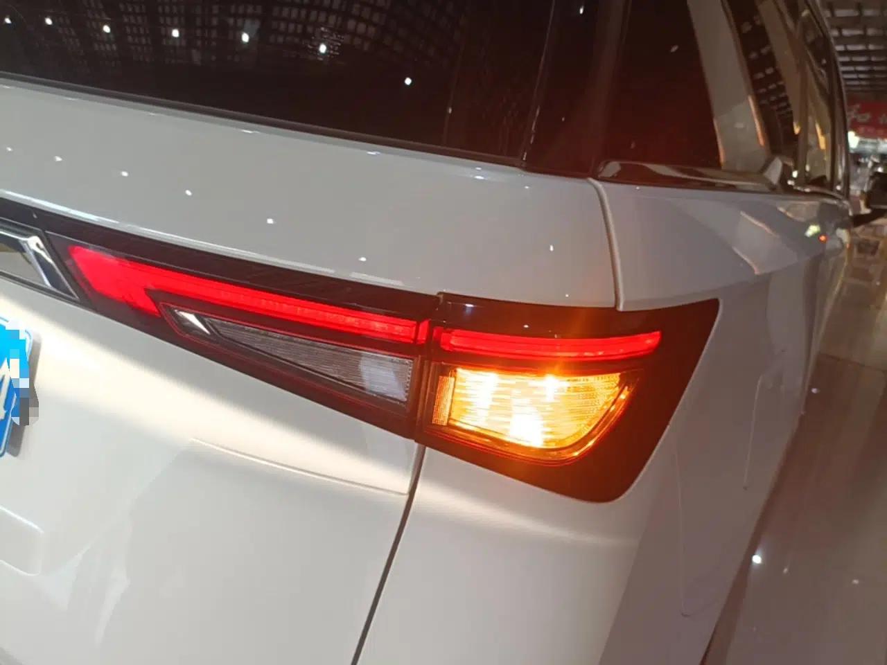 Wuling Jiachen 2022 1.5T CVT Smart Luxury Version — миниатюра 7