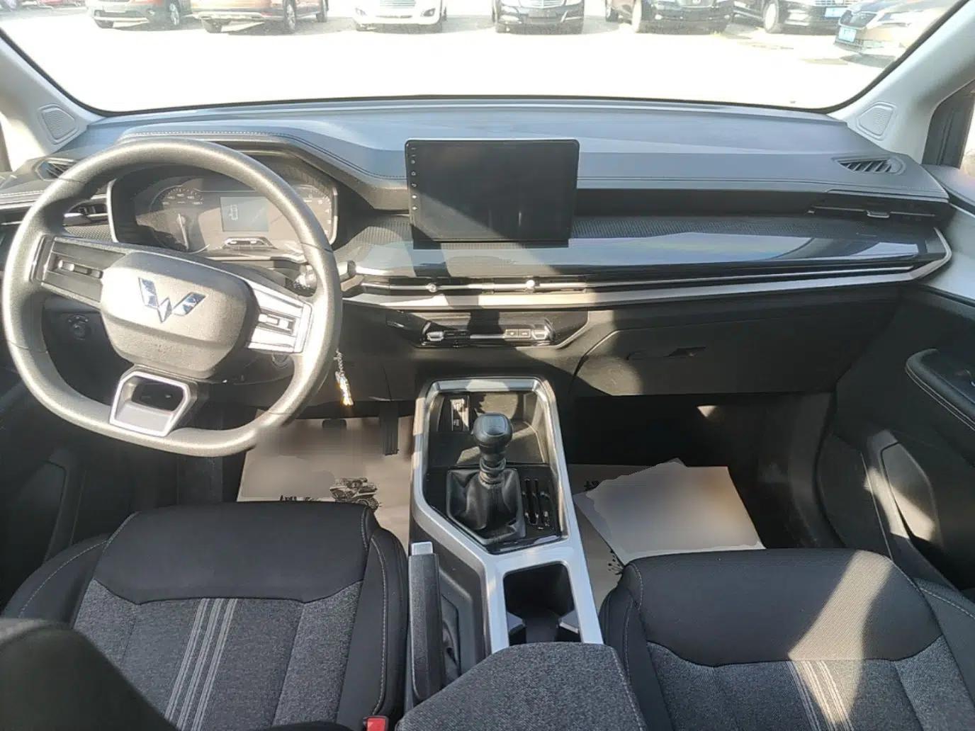 Wuling Jiachen 2022 1.5L Manual Enjoyment Elite Model — миниатюра 13