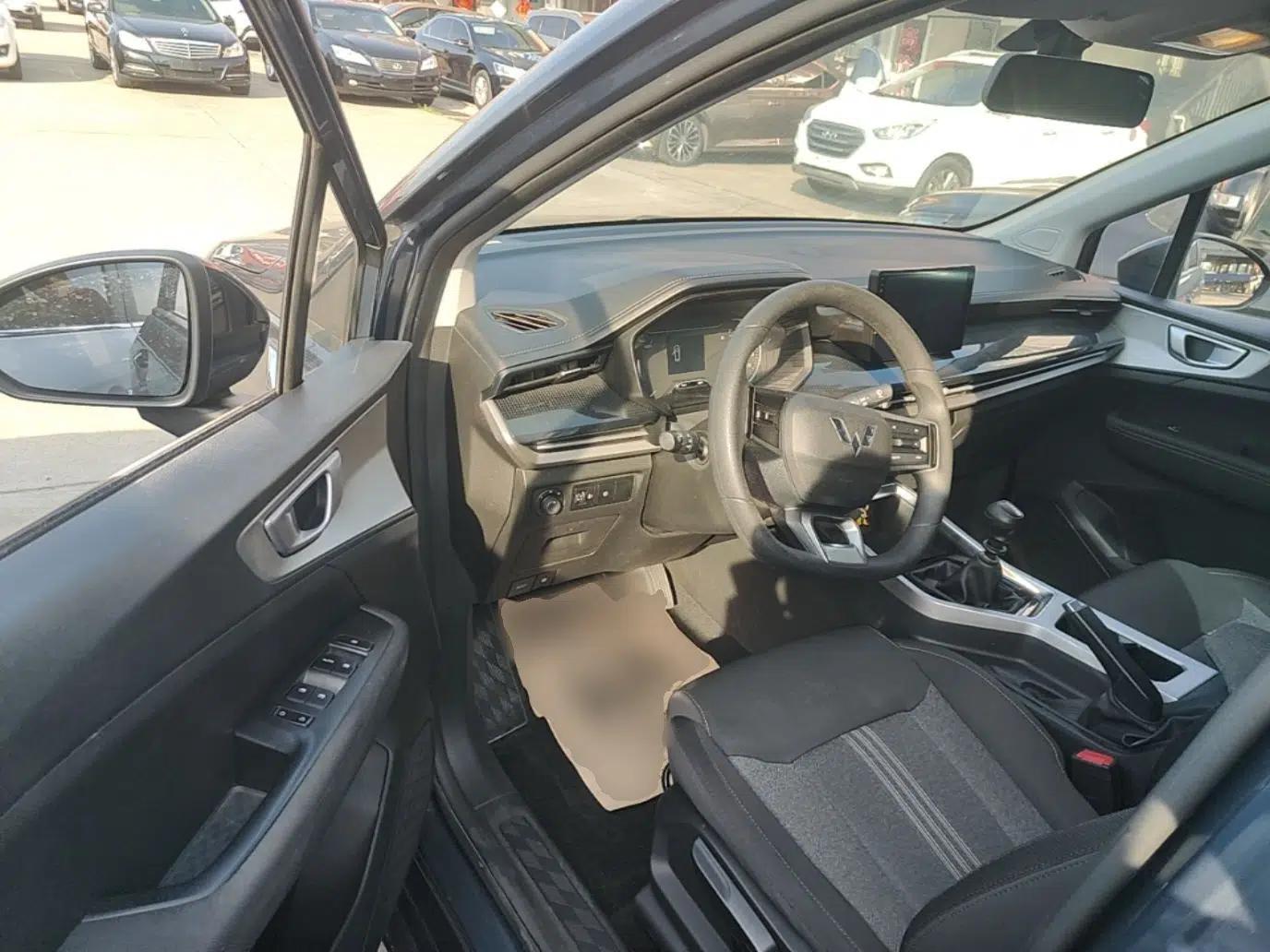 Wuling Jiachen 2022 1.5L Manual Enjoyment Elite Model — миниатюра 19