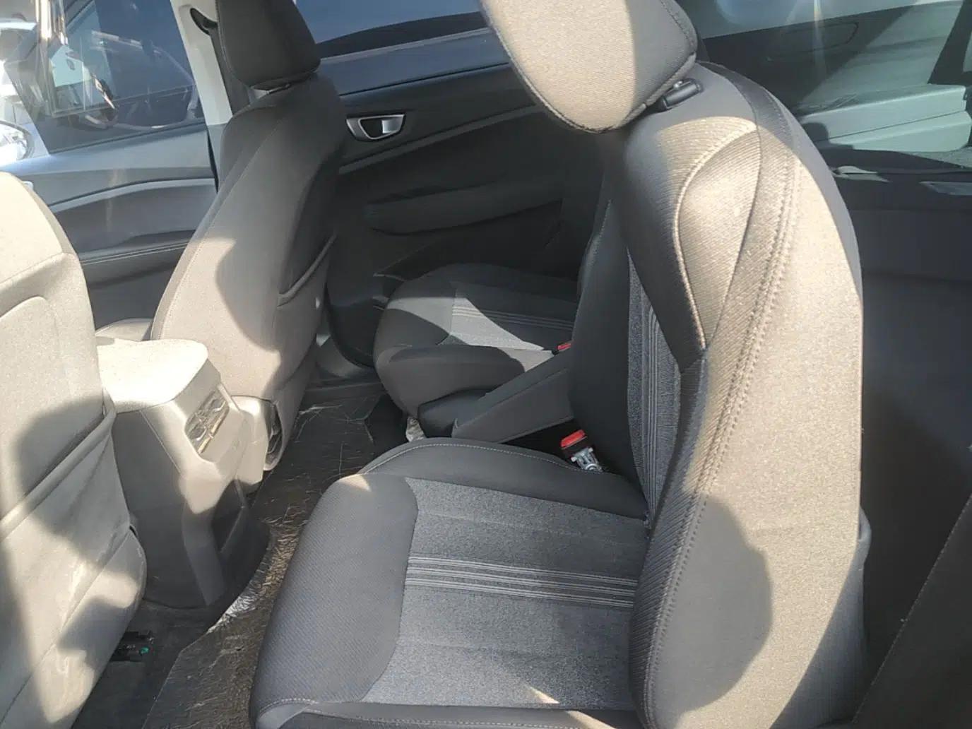 Wuling Jiachen 2022 1.5L Manual Enjoyment Elite Model — миниатюра 20