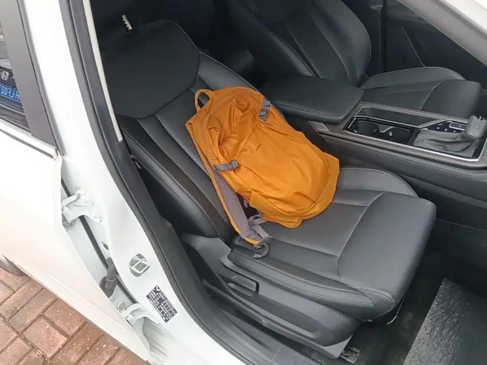 Wuling Jiachen 2022 1.5T CVT Smart Luxury Version — миниатюра 23