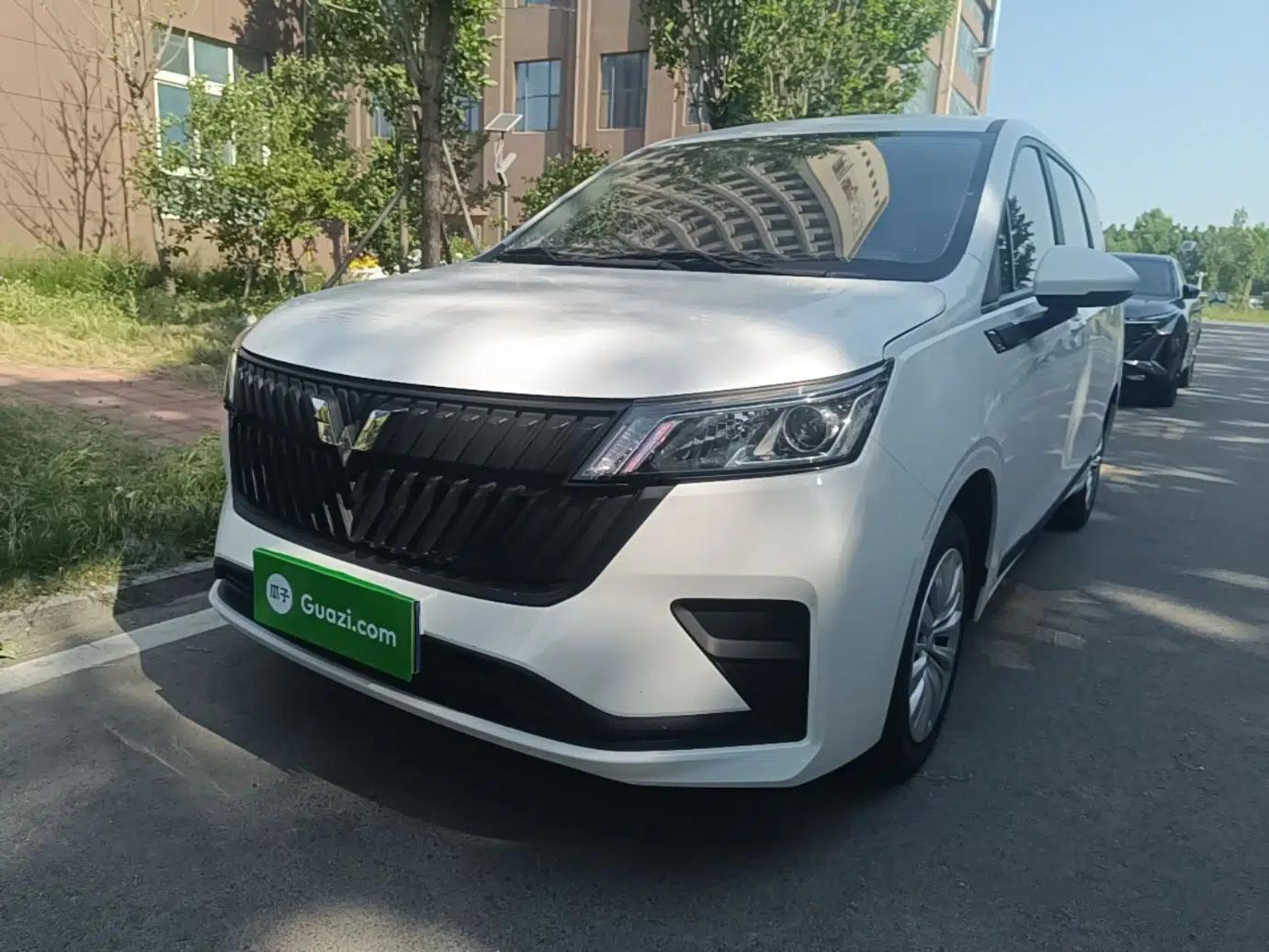 Wuling Jiachen 2022 1.5L Manual Enjoyment Elite Model — миниатюра 1