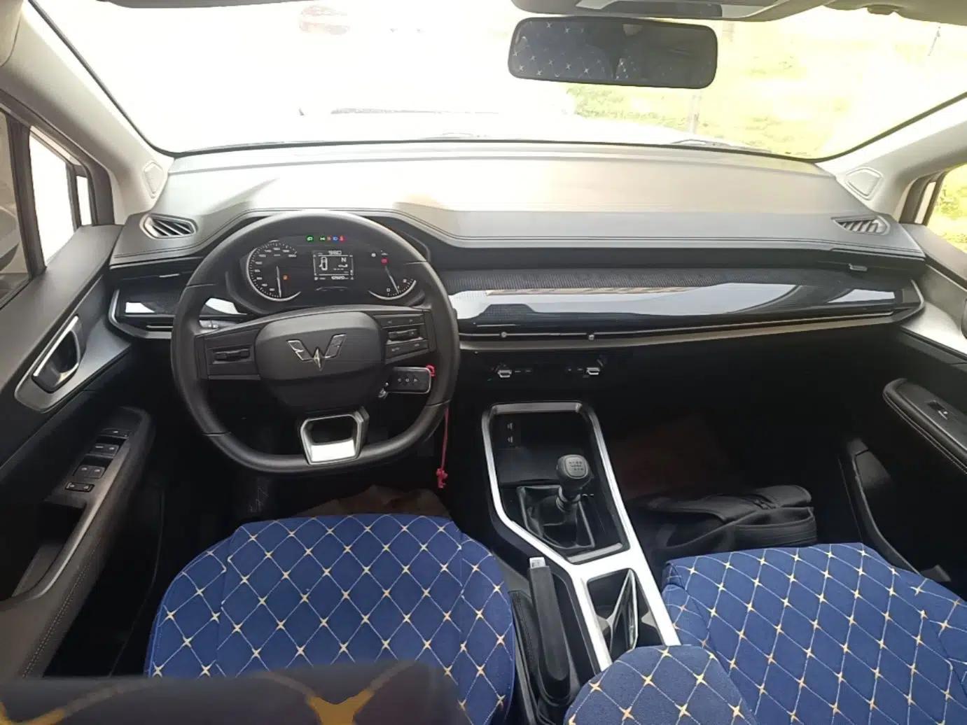 Wuling Jiachen 2022 1.5L Manual Enjoyment Elite Model — миниатюра 13