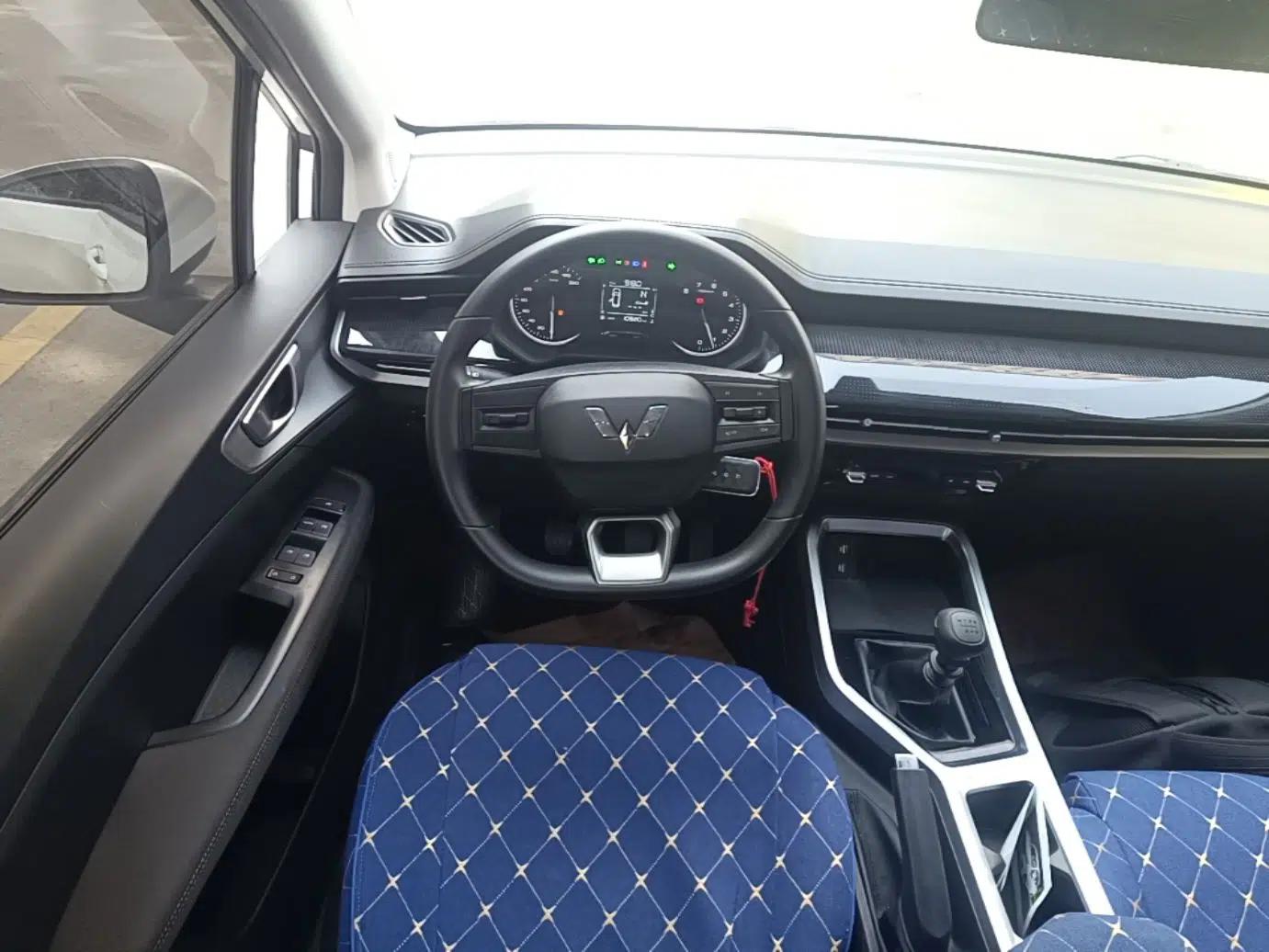 Wuling Jiachen 2022 1.5L Manual Enjoyment Elite Model — миниатюра 14