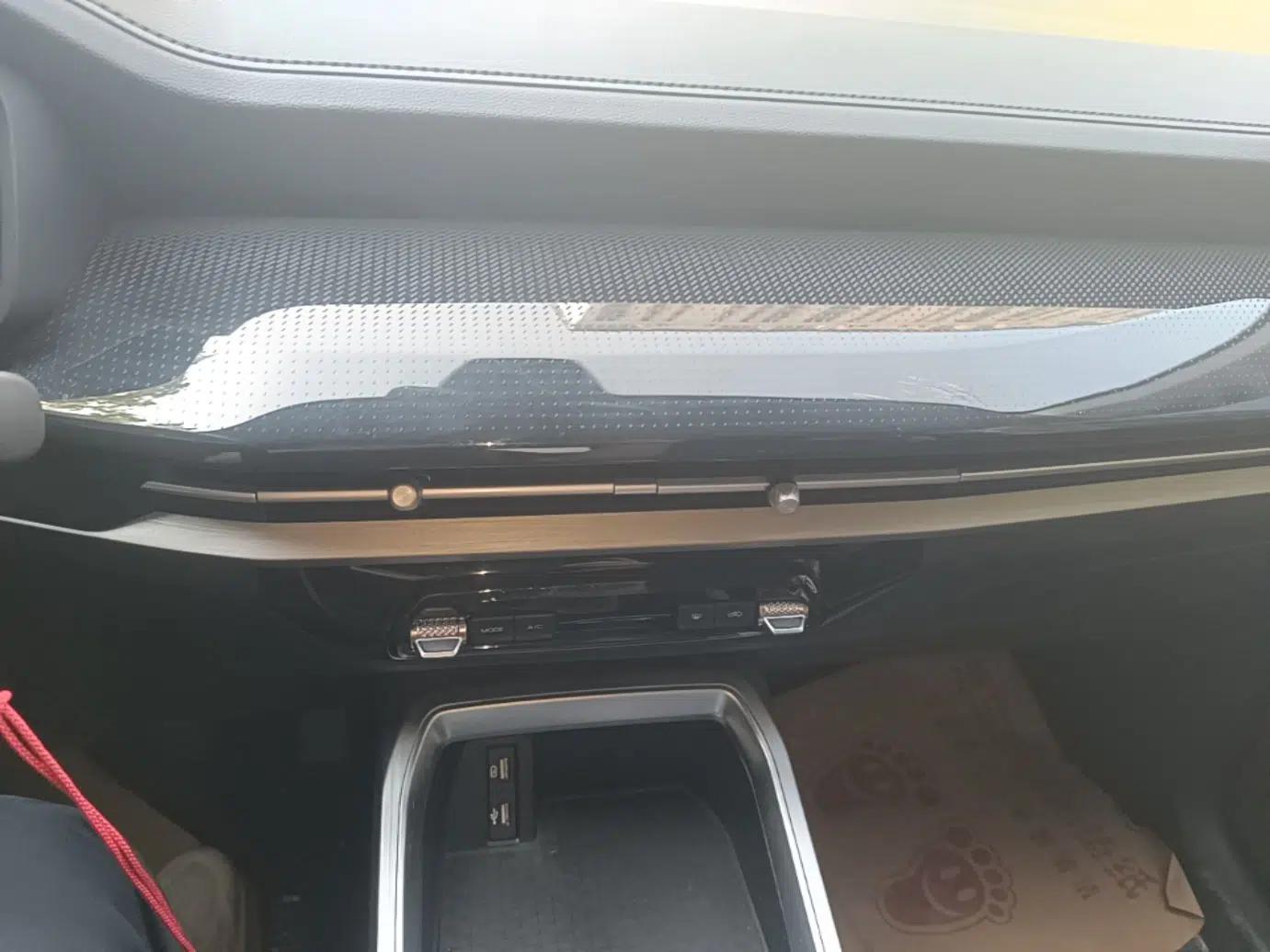 Wuling Jiachen 2022 1.5L Manual Enjoyment Elite Model — миниатюра 16