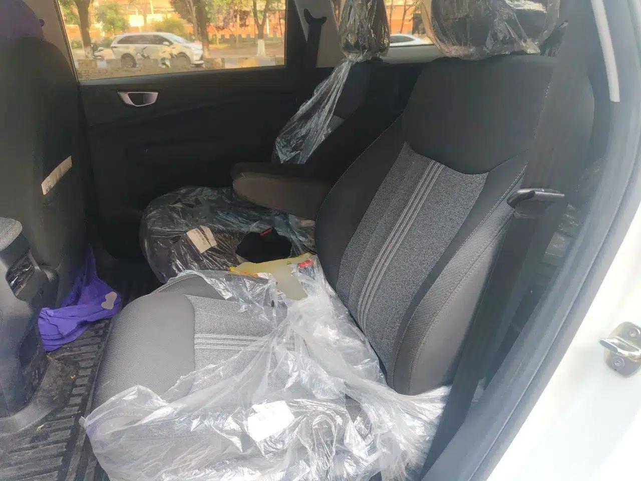Wuling Jiachen 2022 1.5L Manual Enjoyment Elite Model — миниатюра 18