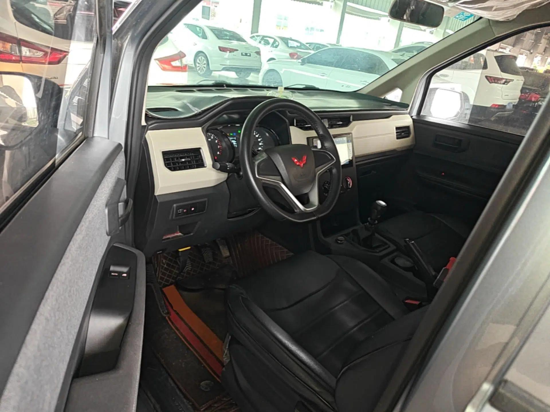 Wuling Zhengcheng 2021 1.5T Manual Comfort Version — миниатюра 19