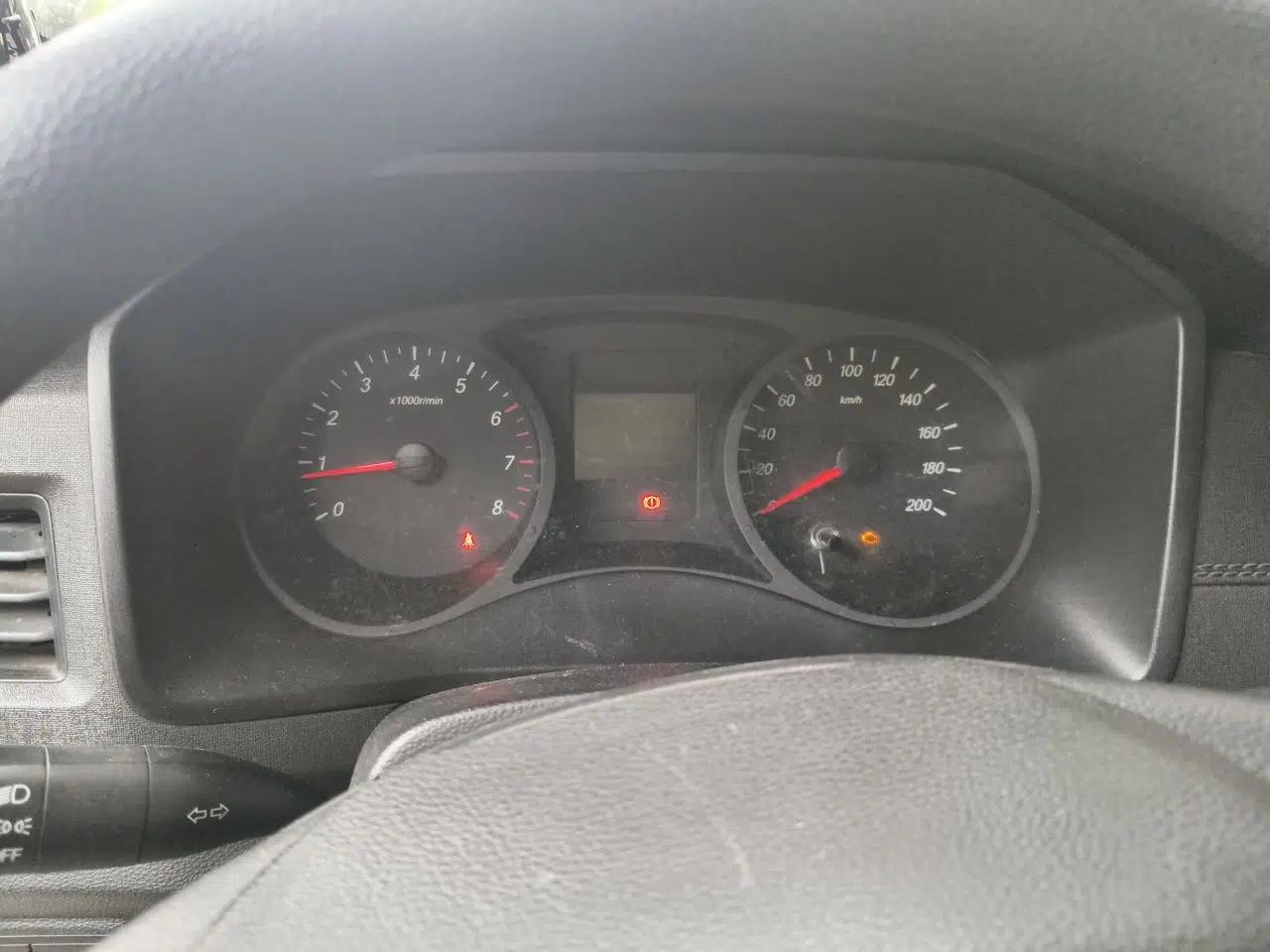 Wuling Hongguang PLUS 2019 1.5T Manual Standard Version 8 Seats — миниатюра 12