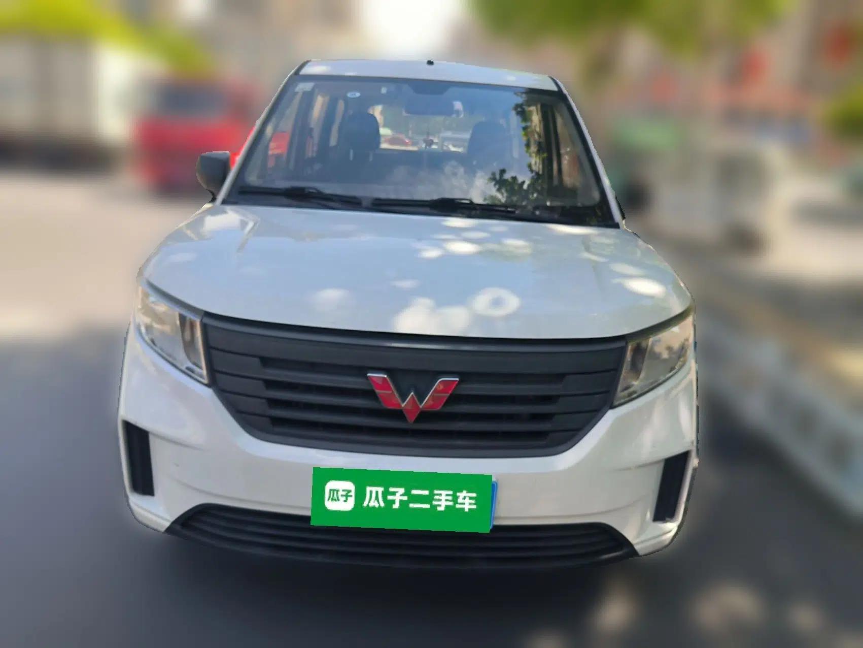 Wuling Hongguang PLUS 2021 Commercial Version 1.5T Manual Standard Edition 7-Seater — миниатюра 2