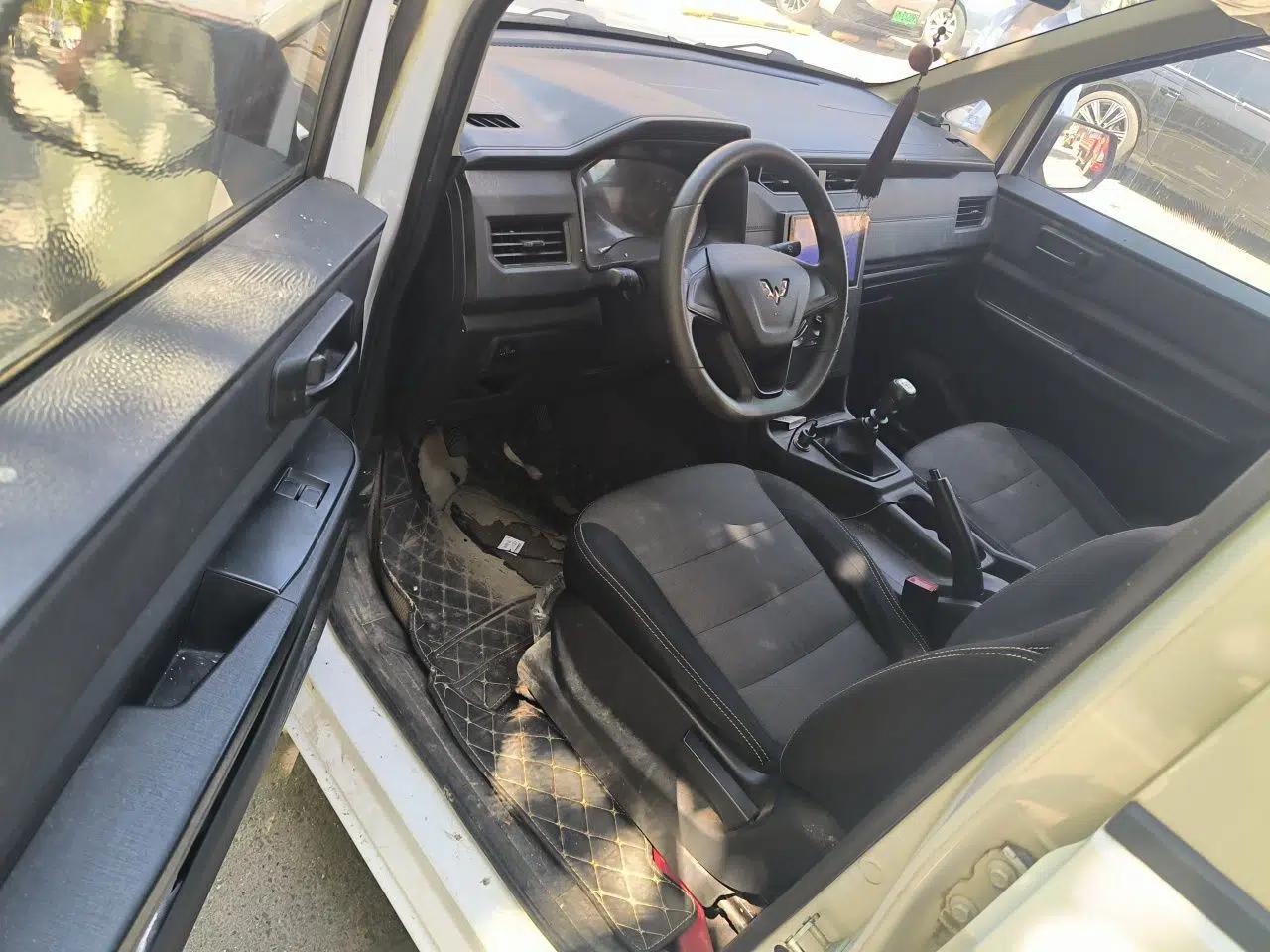 Wuling Hongguang PLUS 2021 Commercial Version 1.5T Manual Standard Edition 7-Seater — миниатюра 17