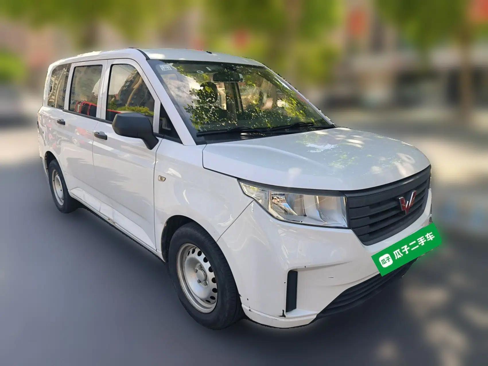 Wuling Hongguang PLUS 2021 Commercial Version 1.5T Manual Standard Edition 7-Seater — миниатюра 3