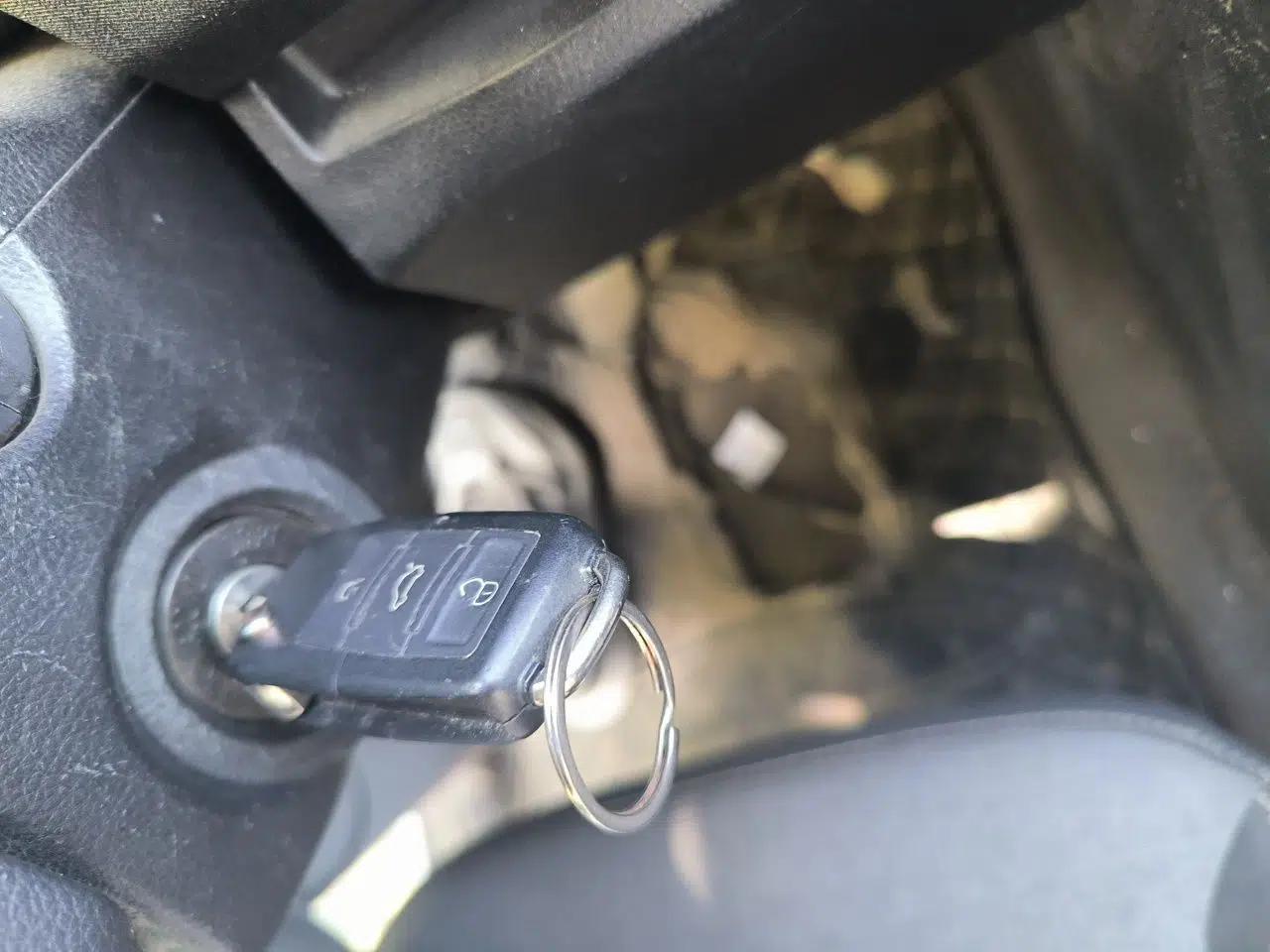Wuling Hongguang PLUS 2021 Commercial Version 1.5T Manual Standard Edition 7-Seater — миниатюра 9