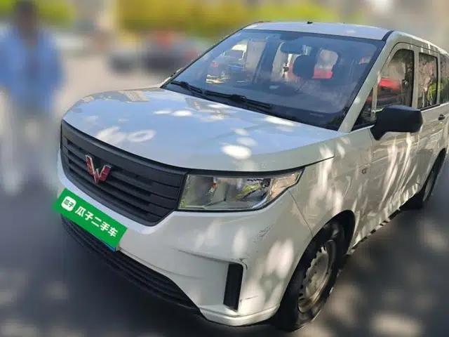 Wuling Hongguang PLUS 2021 Commercial Version 1.5T Manual Standard Edition 7-Seater