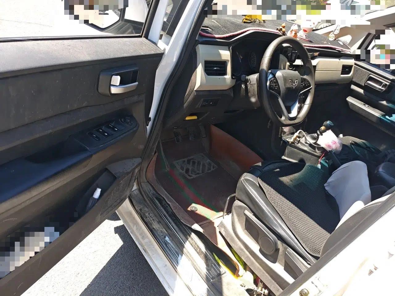 Wuling Hongguang PLUS 2019 1.5T Manual Luxury 7-Seater — миниатюра 17