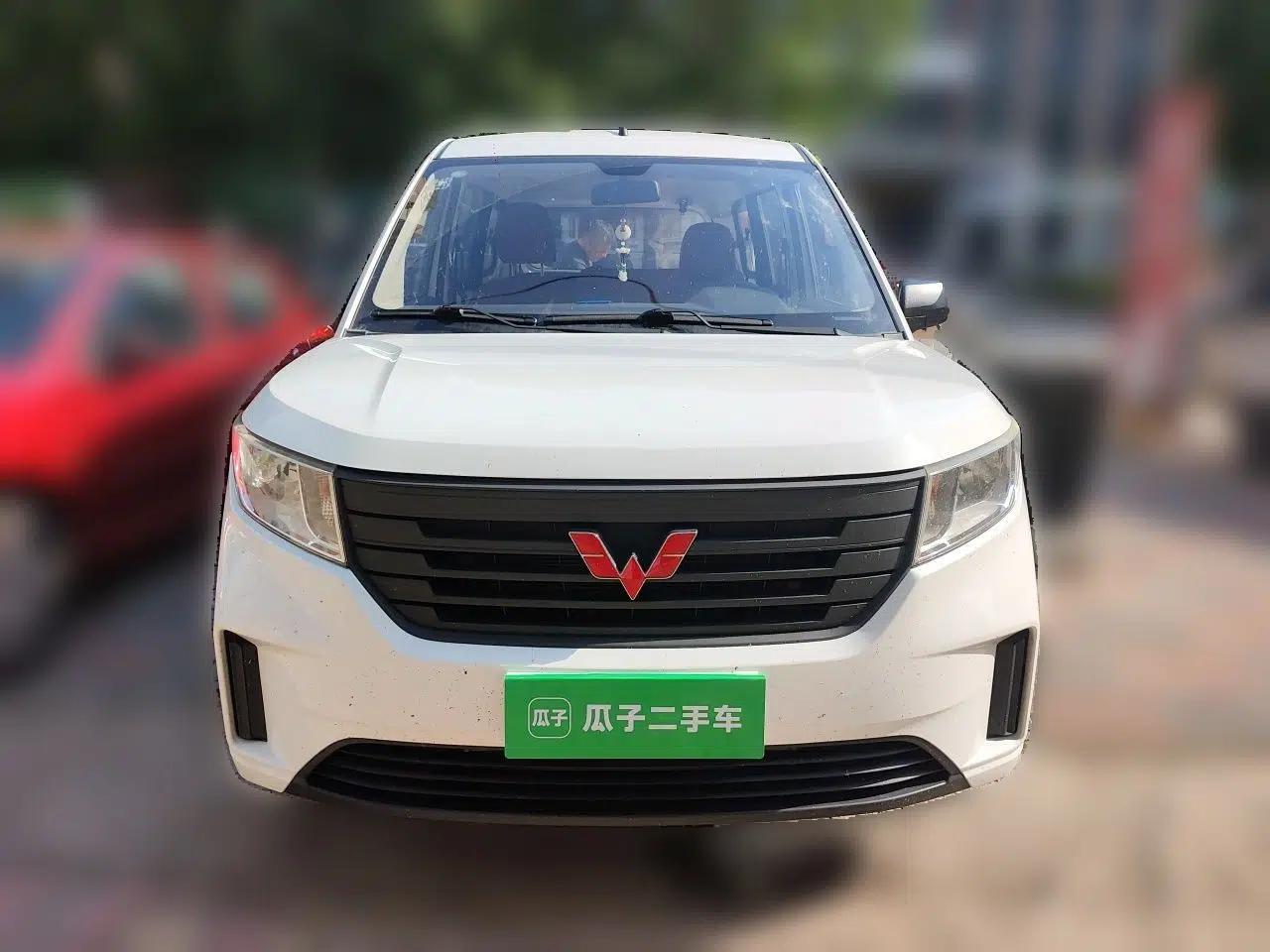 Wuling Hongguang PLUS 2019 1.5T Manual Standard Version 7 Seats — миниатюра 2