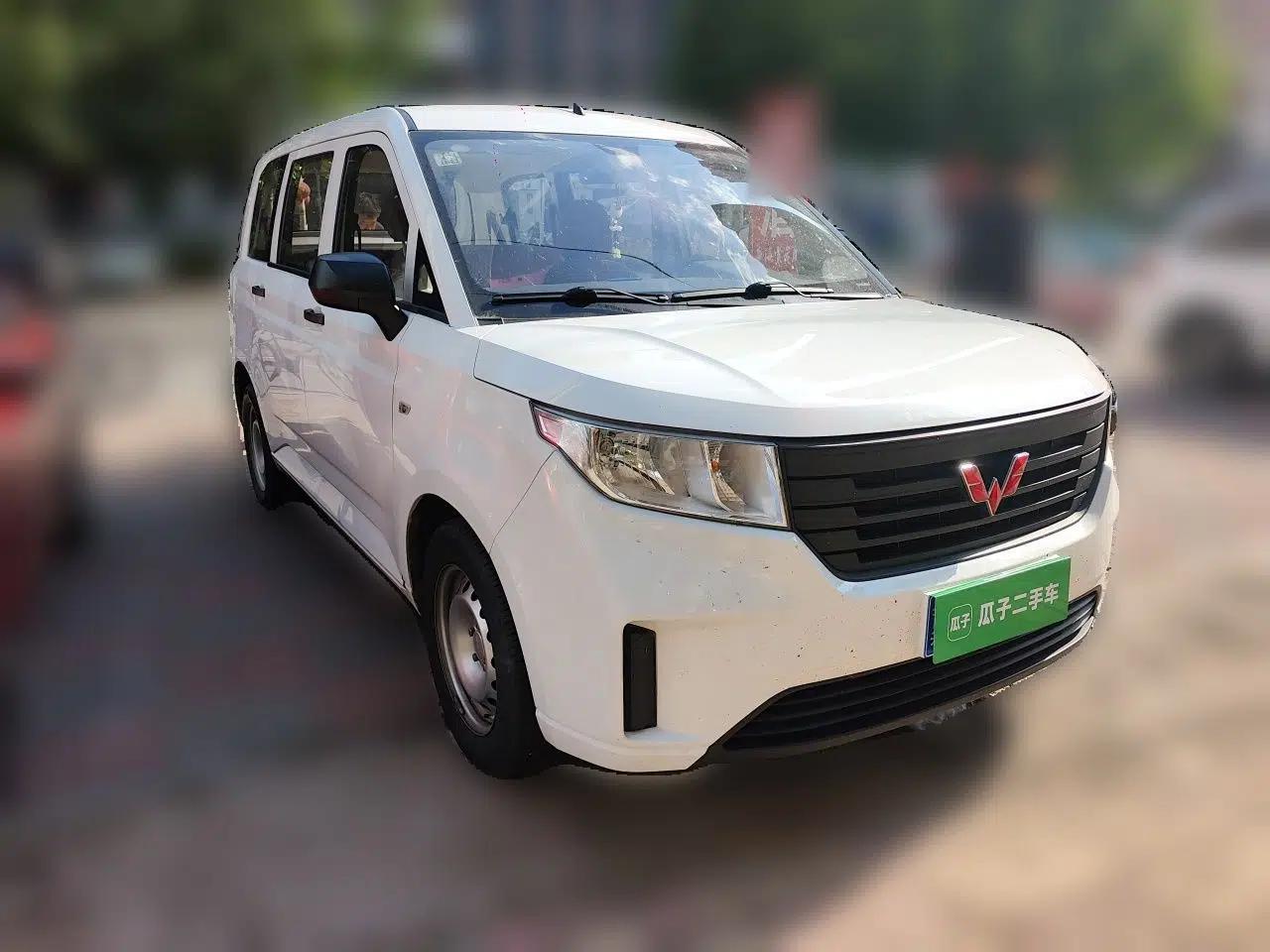 Wuling Hongguang PLUS 2019 1.5T Manual Standard Version 7 Seats — миниатюра 3